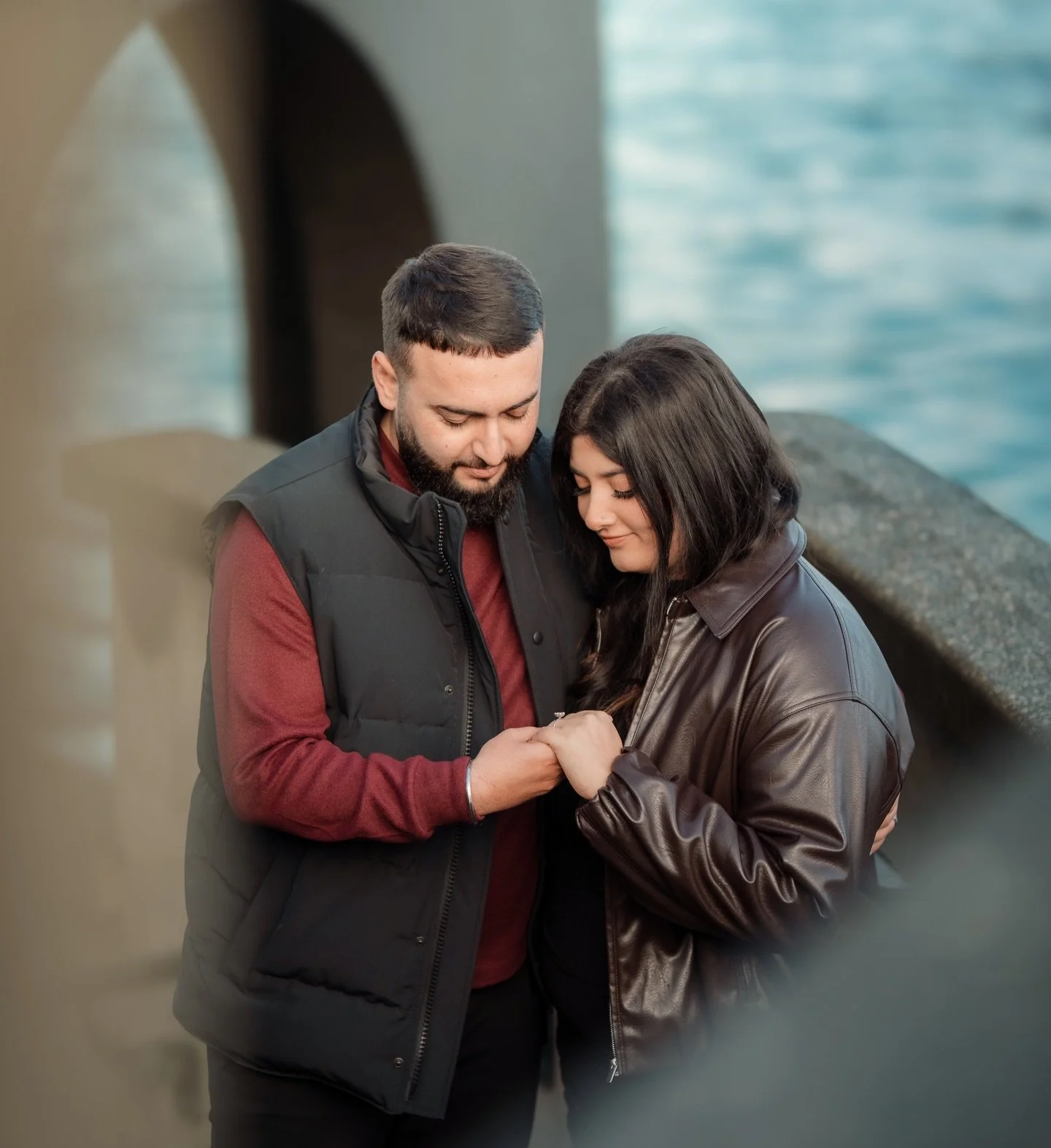 Joban &amp; Samiksha 💞 

&bull;
&bull;
&bull;
&bull;
&bull;
&bull;

#eshoot #yycphotographer #coupleshoot #feed #engaged