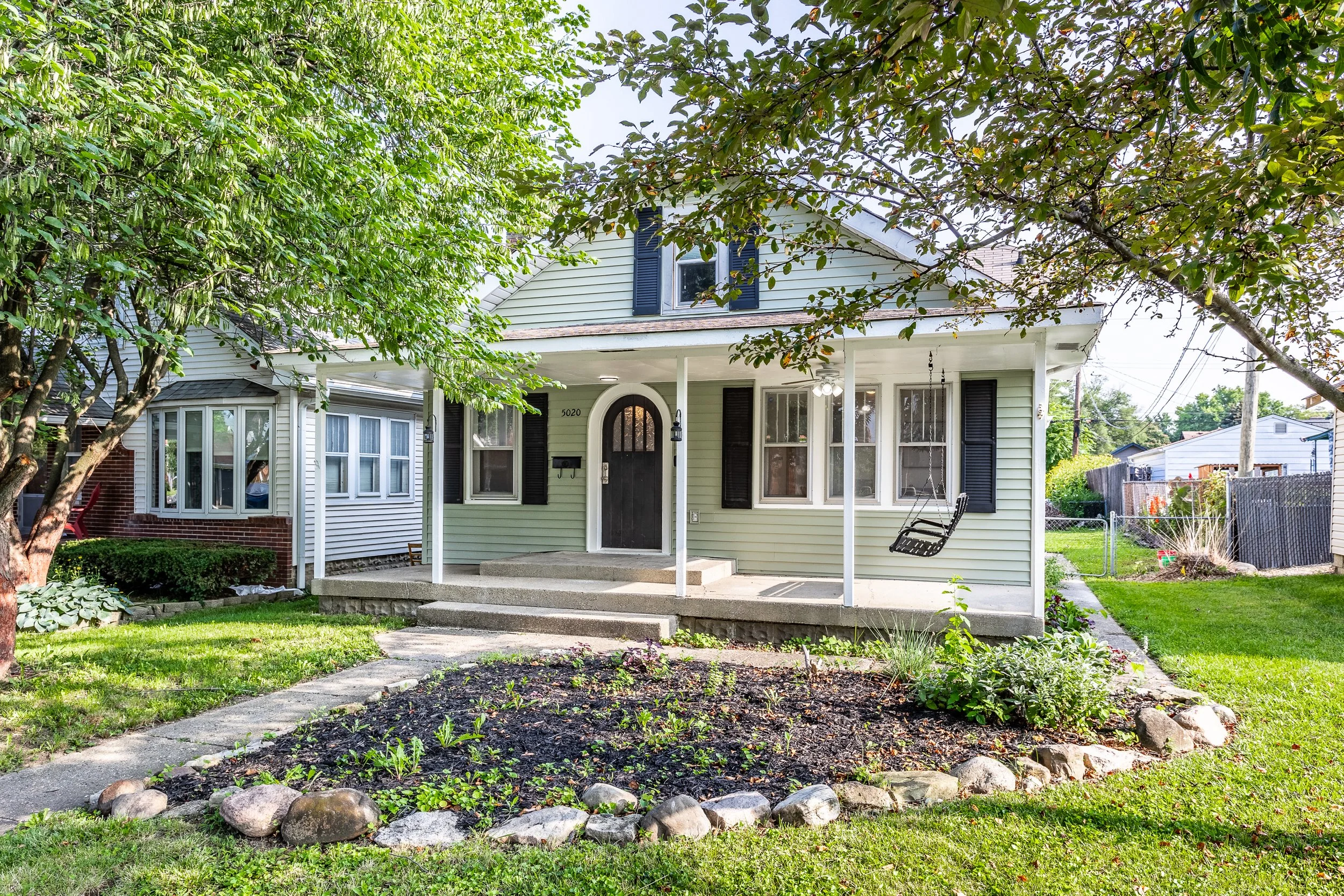 02 - 5020 E 11th St.jpg
