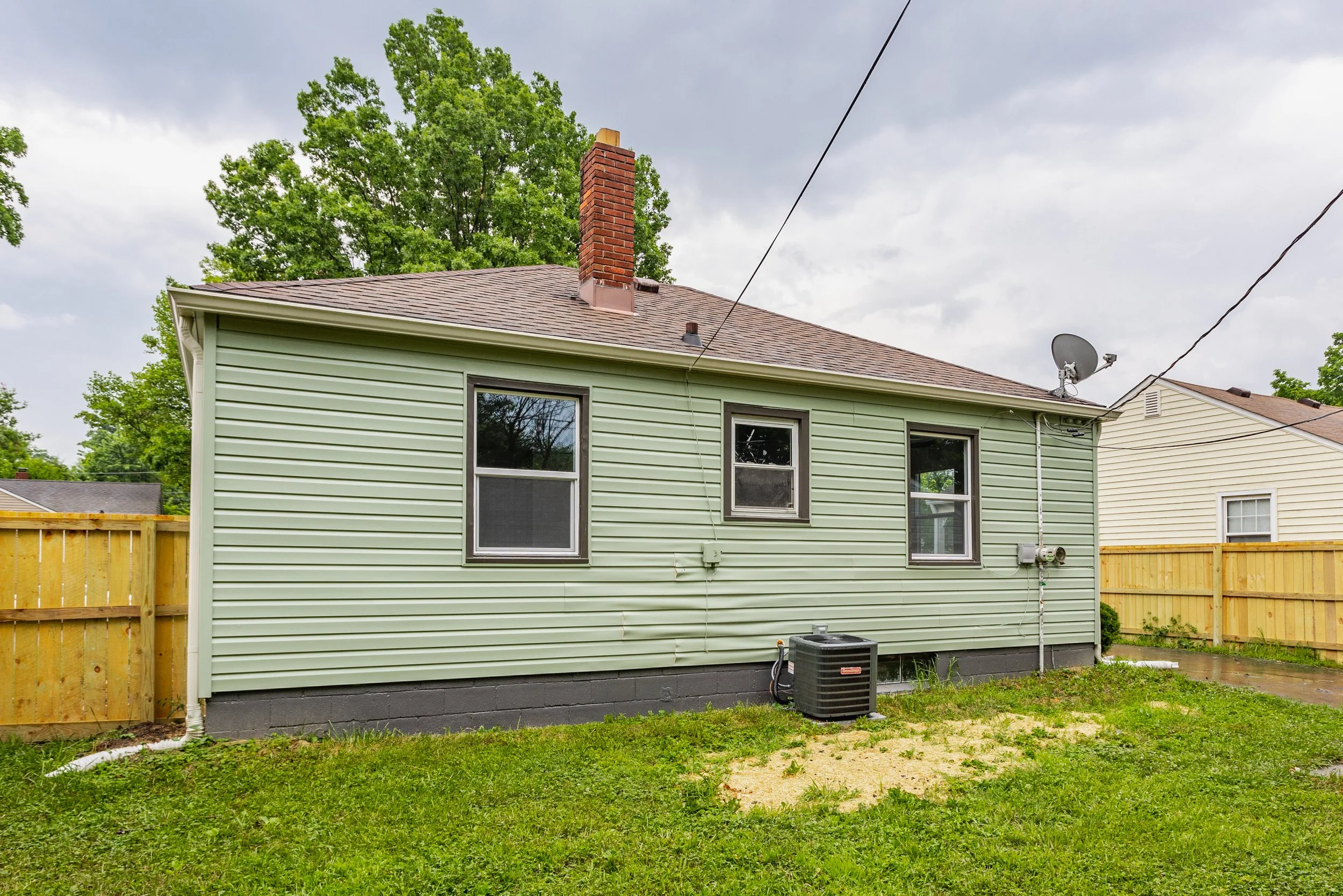 29-1710 N Irvington Ave.jpg