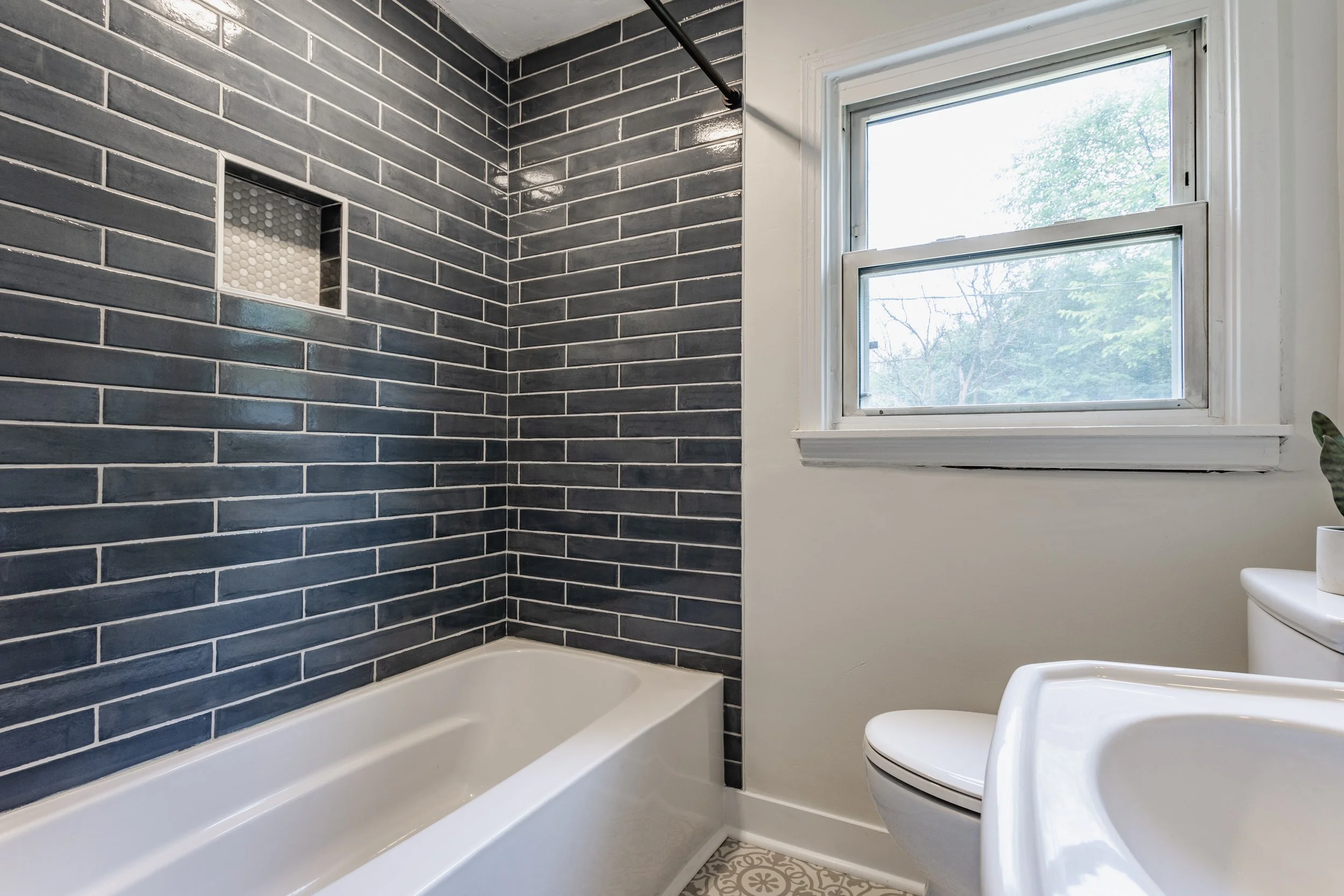 21-1710 N Irvington Ave.jpg