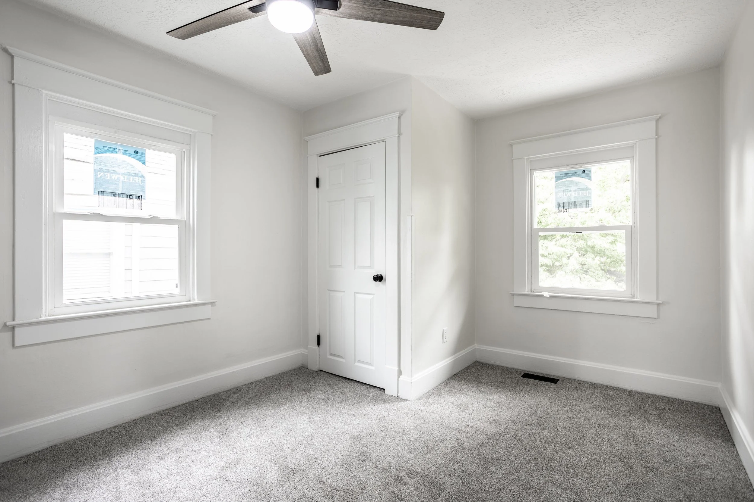 32-101 N Drexel Ave.jpg