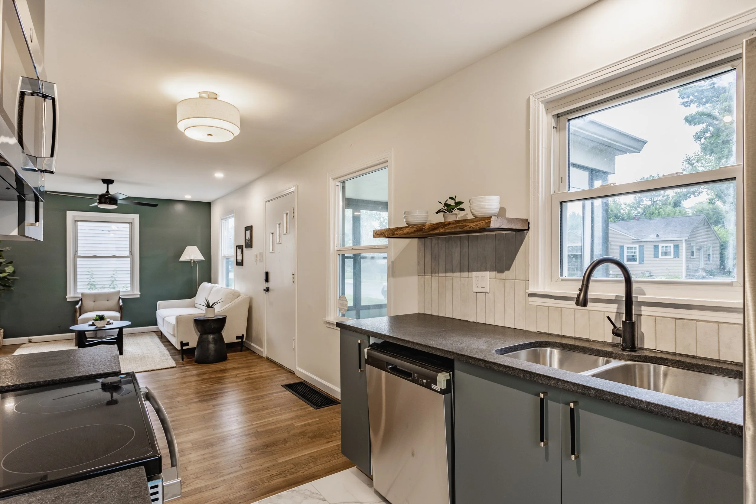 15-1710 N Irvington Ave.jpg