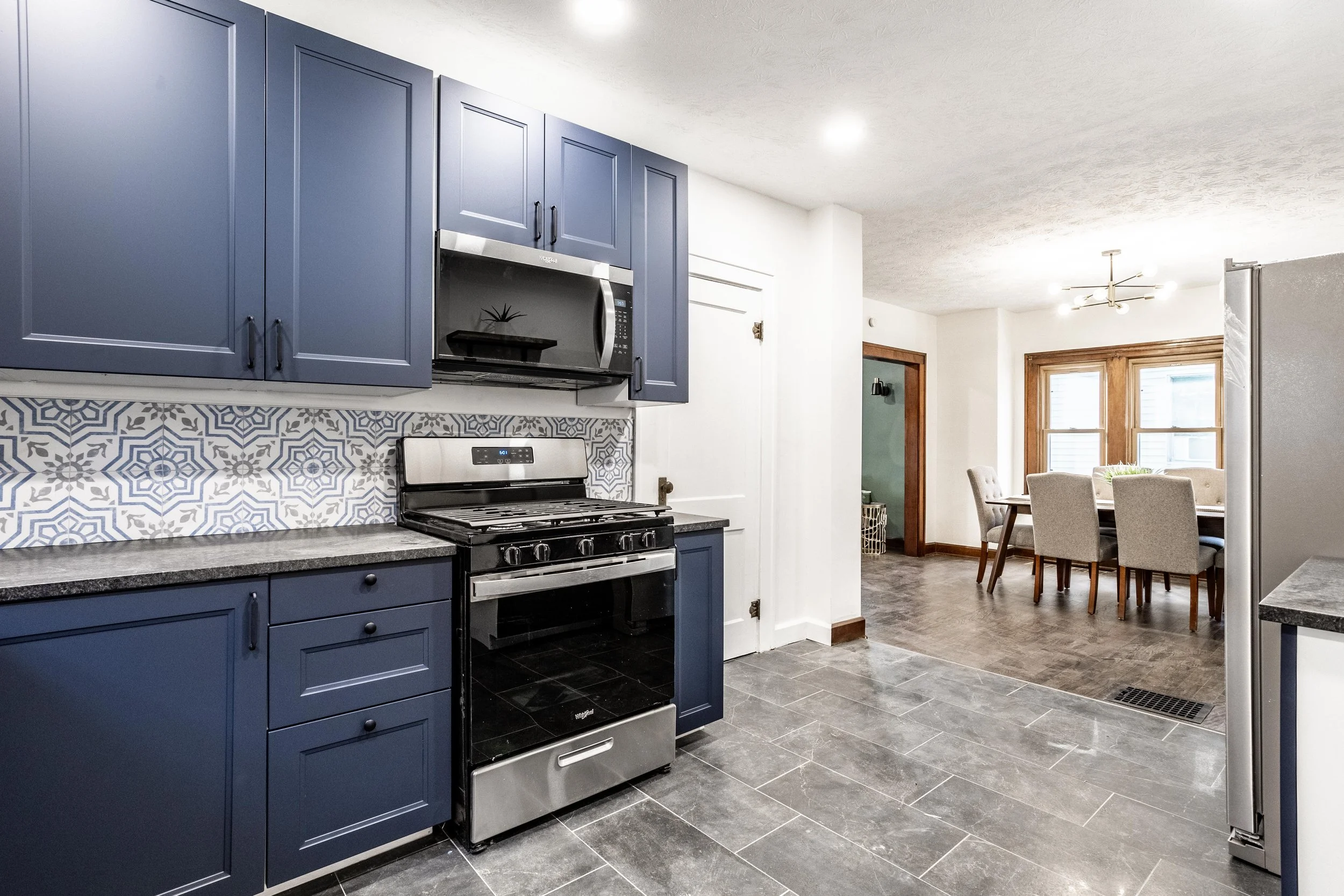 14 - 920 N Chester Ave.jpg