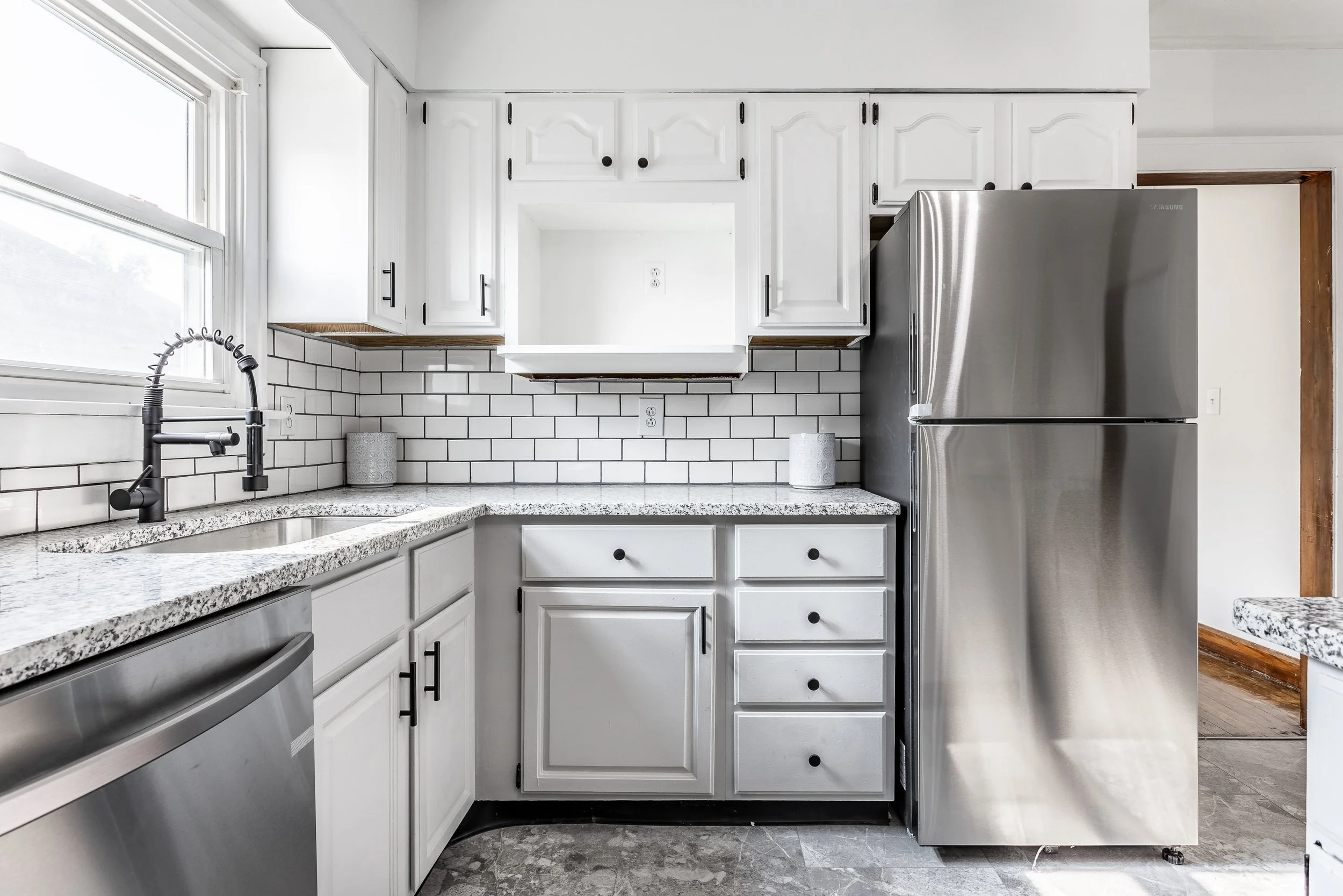 15 - 5020 E 11th St.jpg