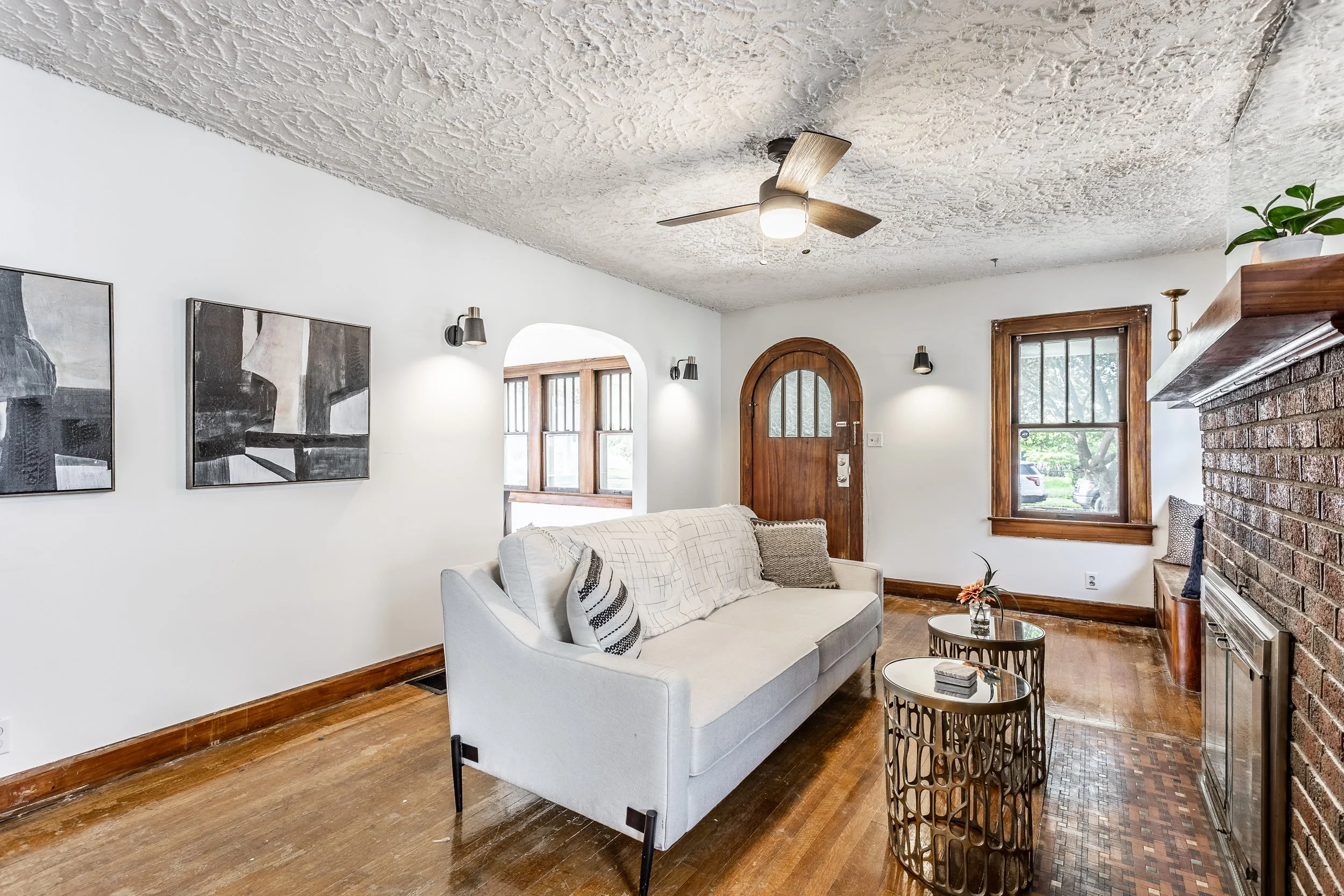 09 - 5020 E 11th St.jpg