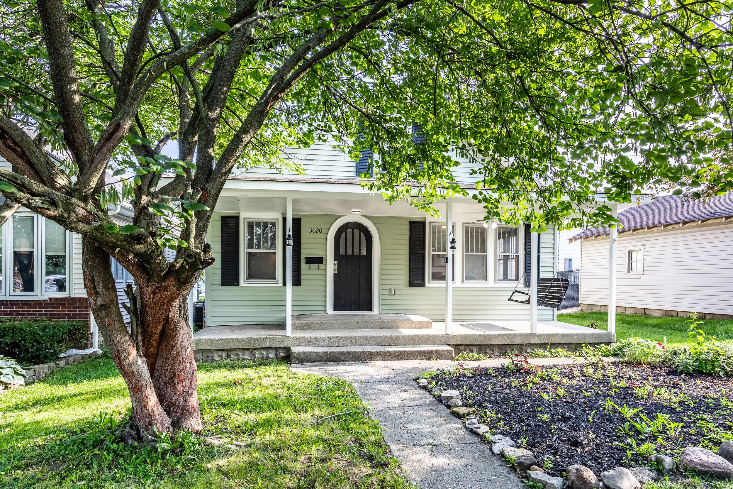 03 - 5020 E 11th St.jpg