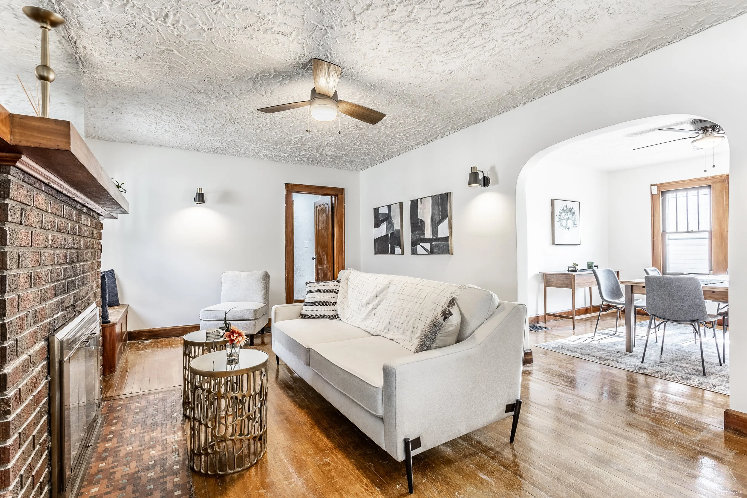 08 - 5020 E 11th St.jpg