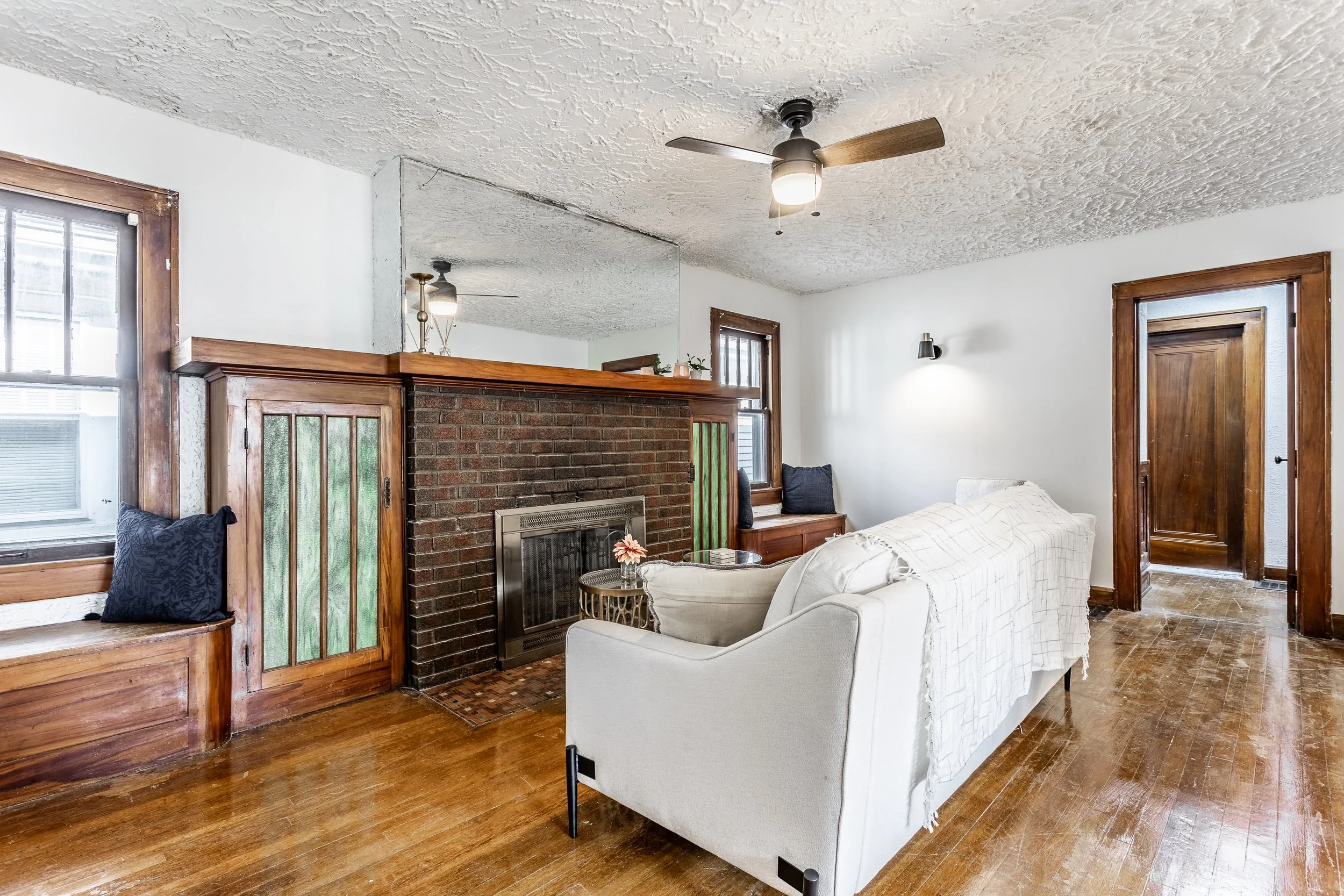 10 - 5020 E 11th St.jpg