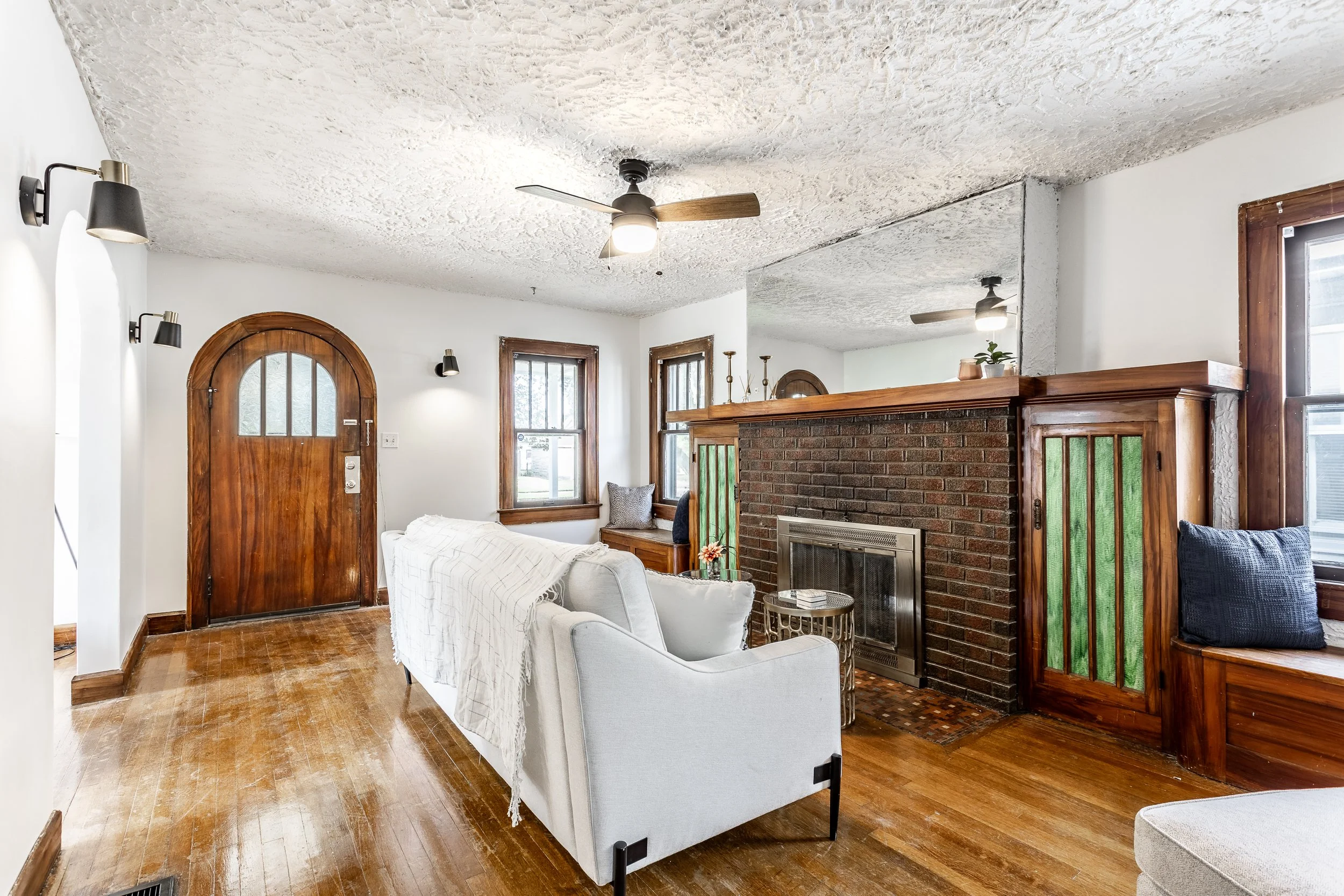 07 - 5020 E 11th St.jpg