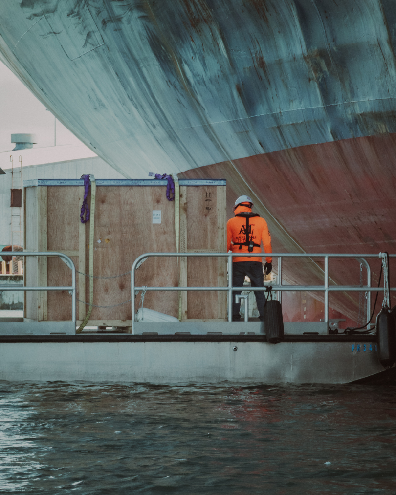 Professional maritime service team