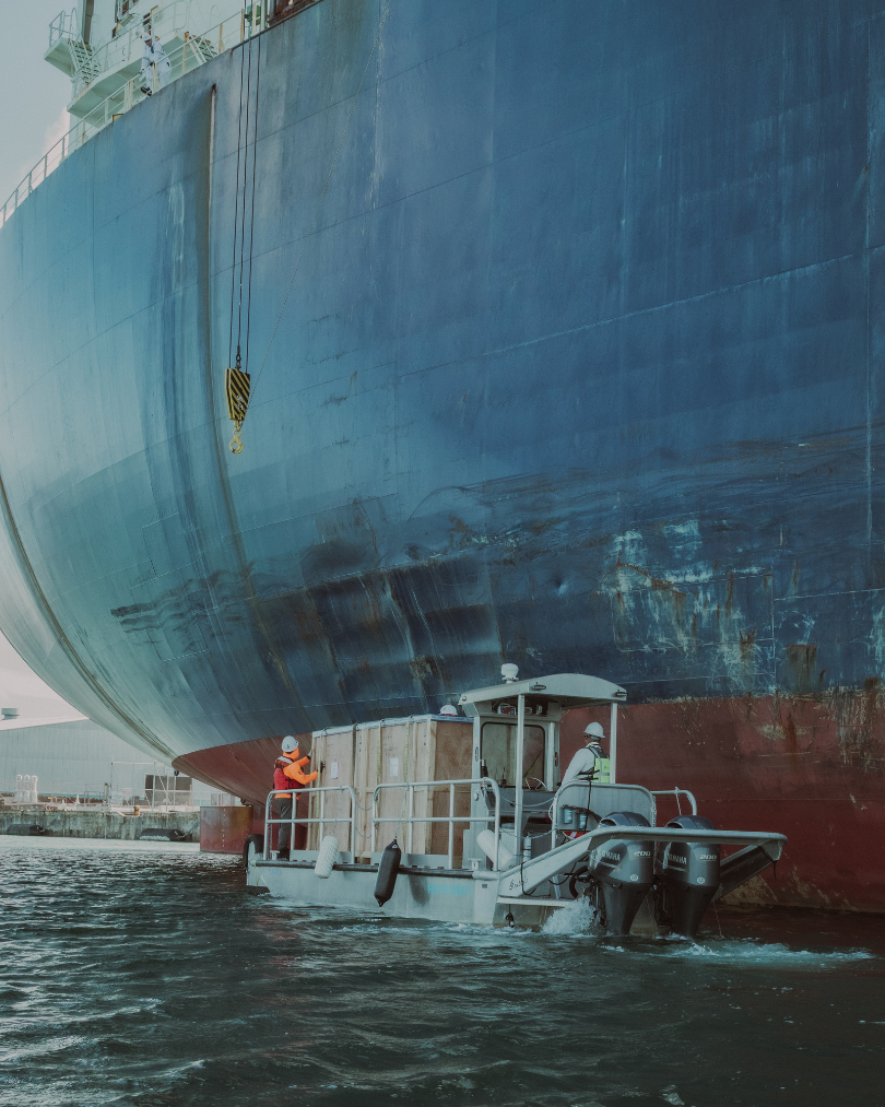 Professional maritime service team