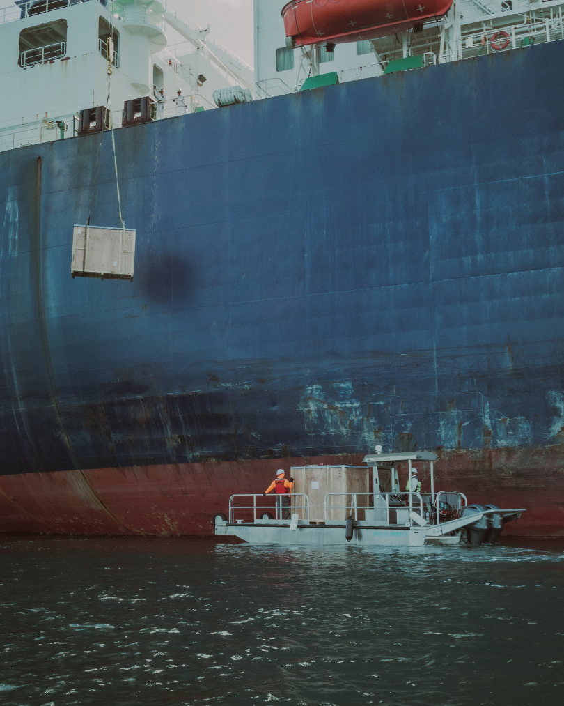 Professional maritime service team