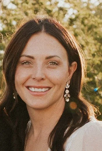 Mindi VandeKamp - 1:1 Coach + Group Facilitator