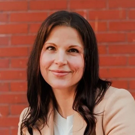 Emma Berry - 1:1 Coach + Group Facilitator