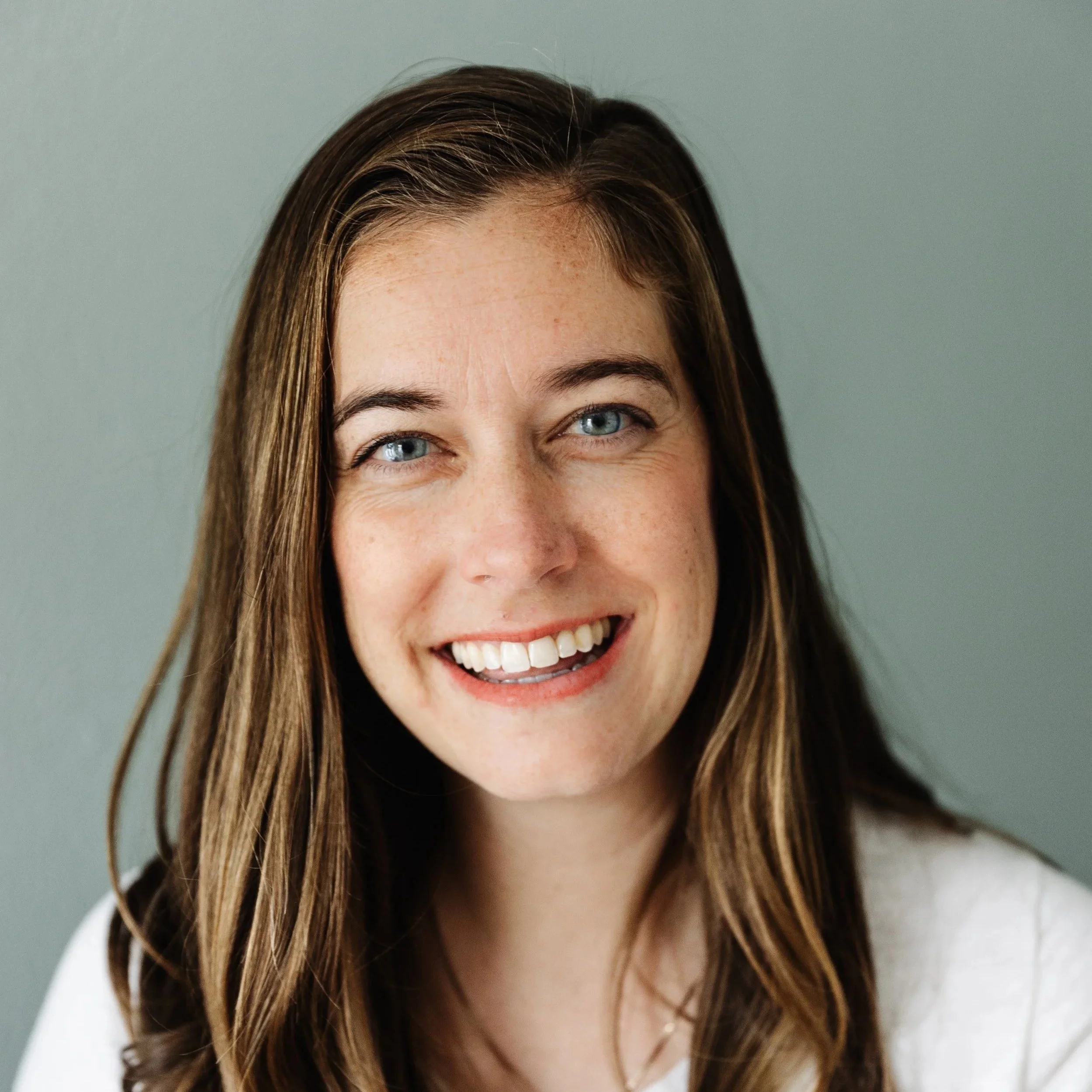 Kate Jones - 1:1 Coach + Group Facilitator 