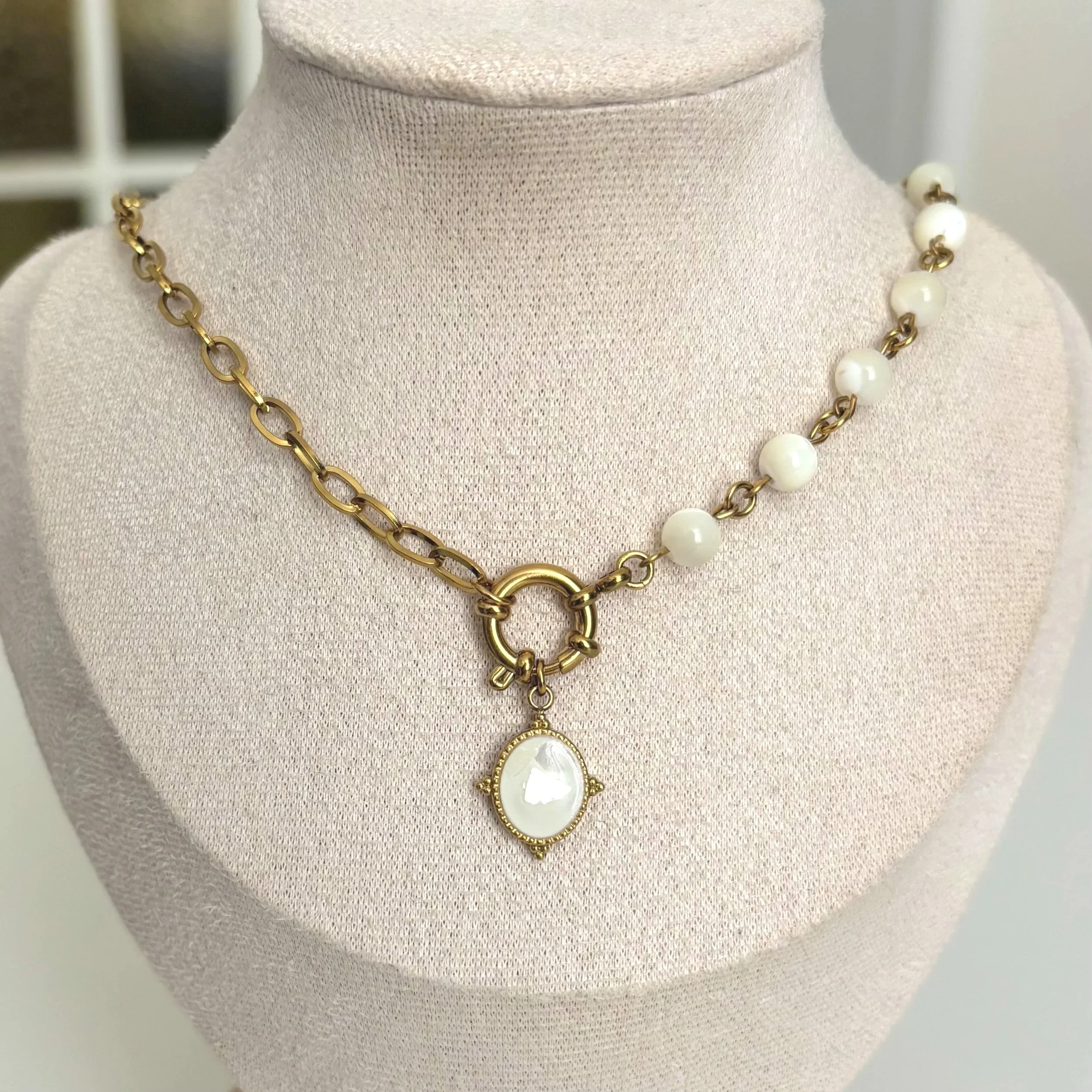 Collier nacre