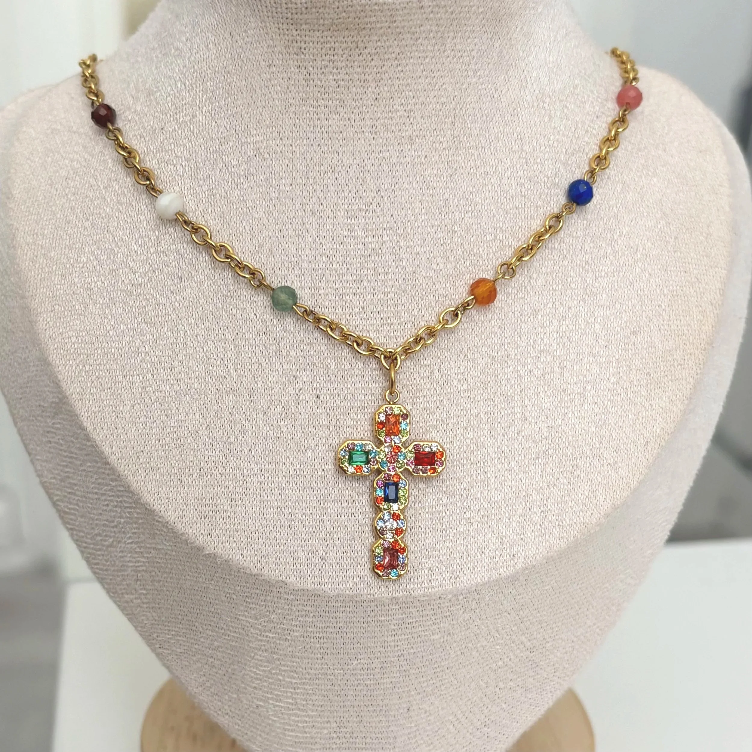 Collier croix multicolor