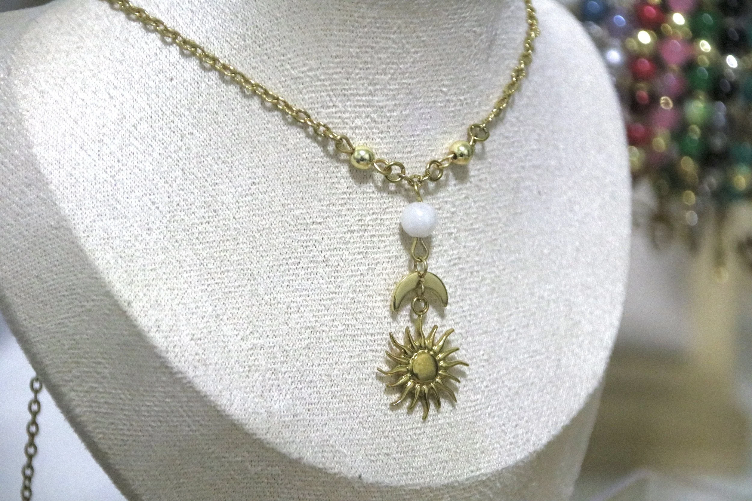 Collier pierre de lune et hématite doré