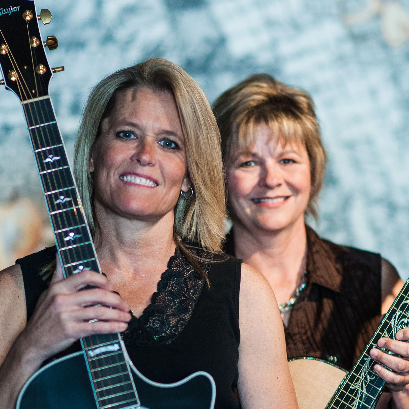 Live Music Featuring Taylor Chicks 