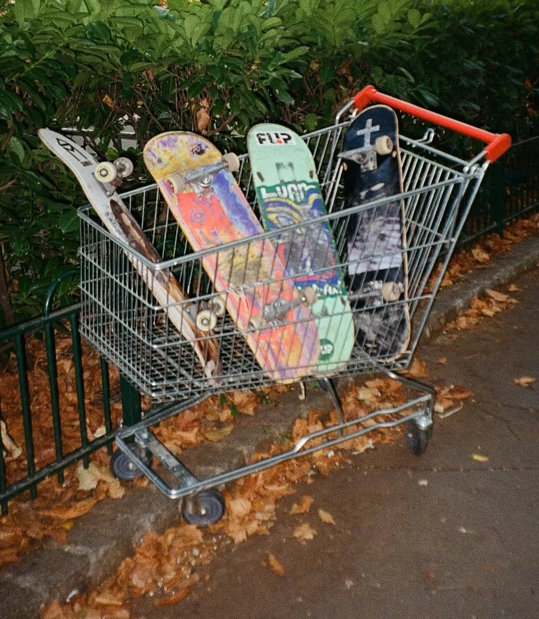 Hapiness makerz 🤡#hapiness #endofsummer #skate #skateboarding #skateboardingisfun #shooting #st (1).jpg