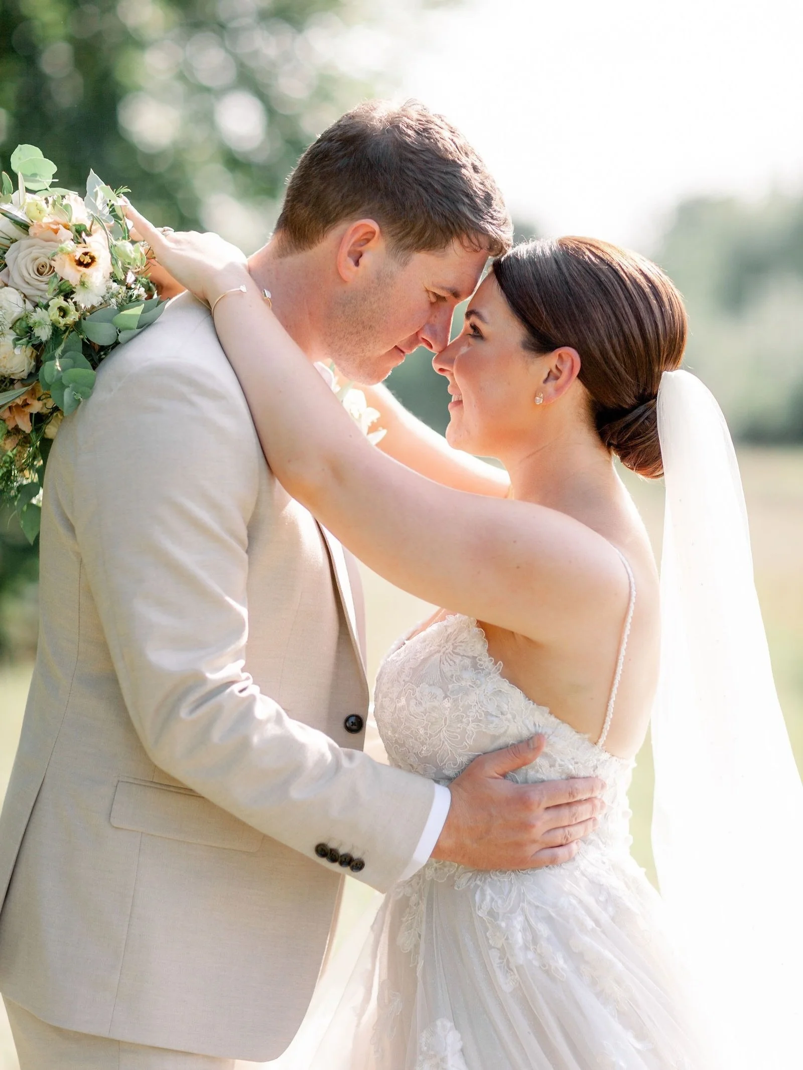 Honest moments, artfully documented.

Cine Spark Wedding blends a timeless, candid, and editorial approach to capture your day with intention, elegance, and emotion.

Based in Atlanta and available for destination weddings worldwide.

Modern romance,