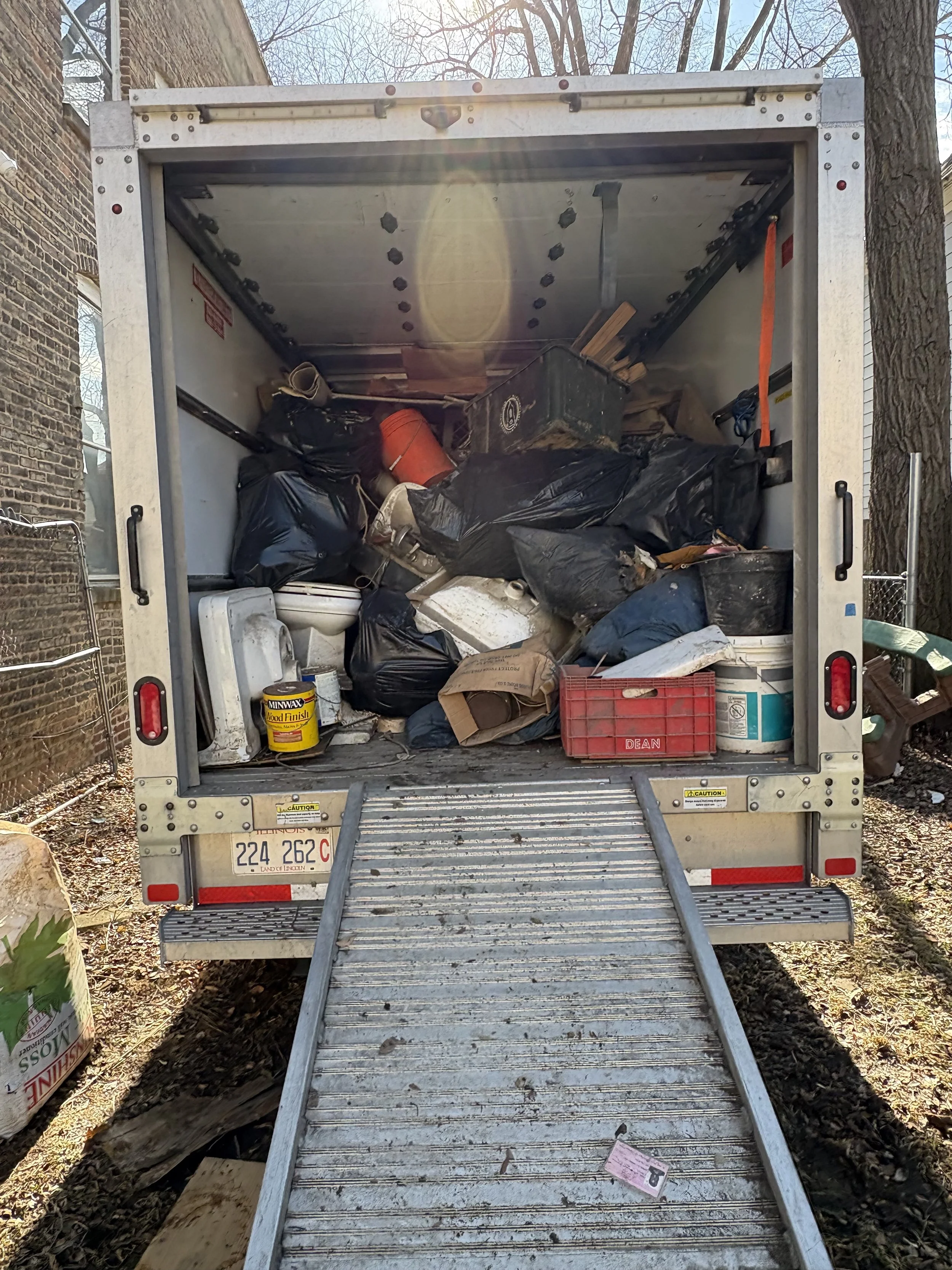 Affordable Junk Removal-Estate Decluttering-Clean Out Services-Junk Removal Skokie-Junk Removal Evanston-Unit Turn-Apartment Cleaning-Best Cleaning Service Chicago-Res^Com LLC-Building Maintenance-Property Solutions Company-