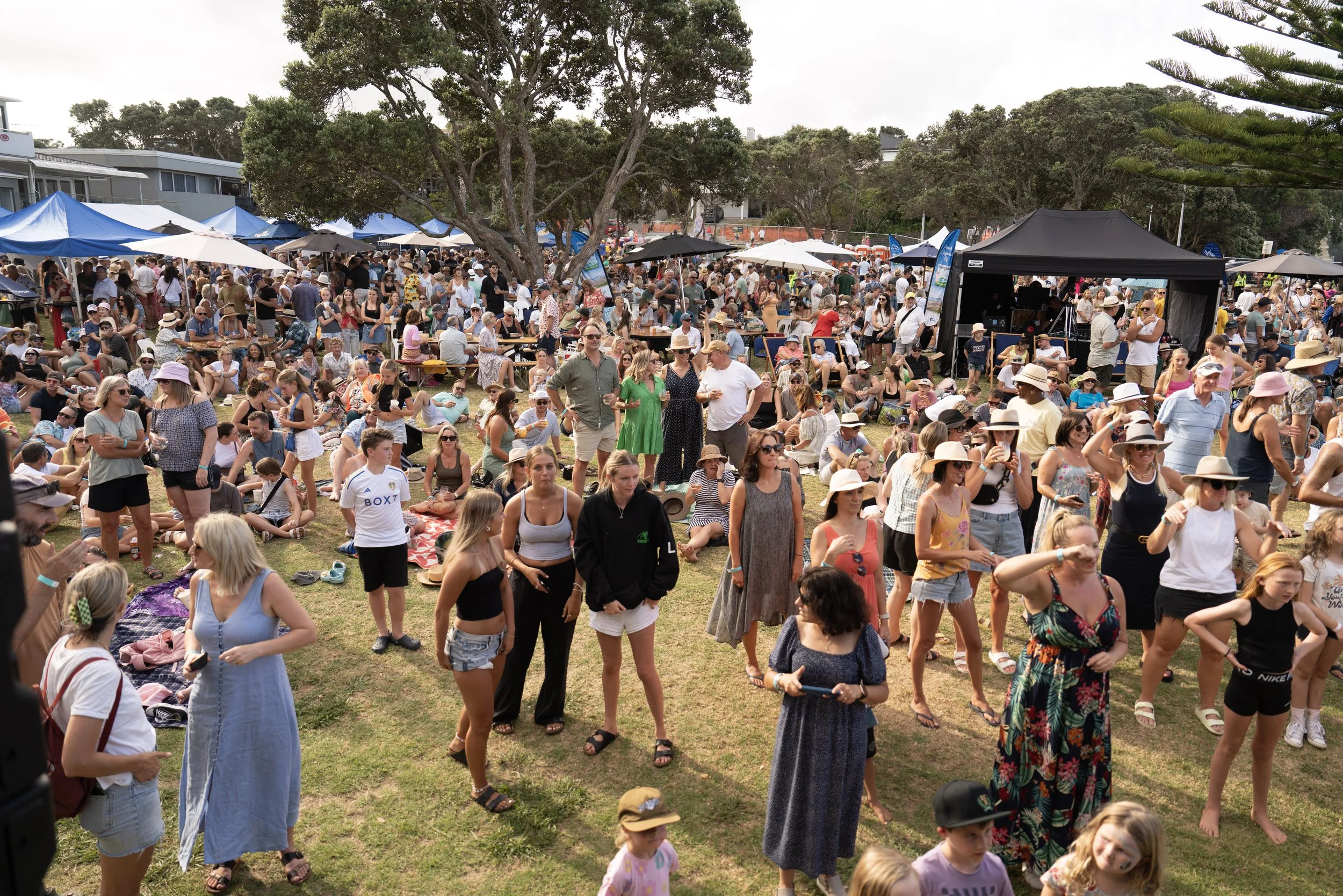 Crowds attending the annual Mairangi Bay Food and Wine Festival