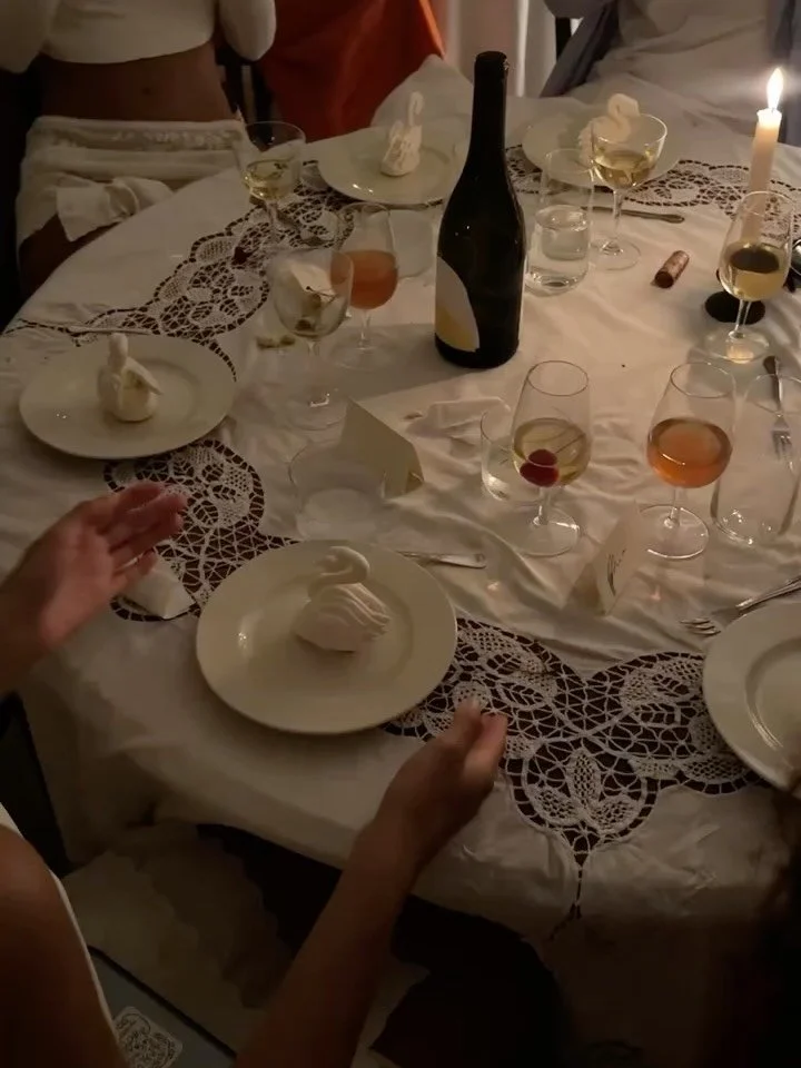 Menu &amp; drinks for the Collectors Dinner for @dolcevita and @downthestreetny when they turned the store into a bistro last summer in the Hamptons 🦢
Creative direction by @nicolereisman