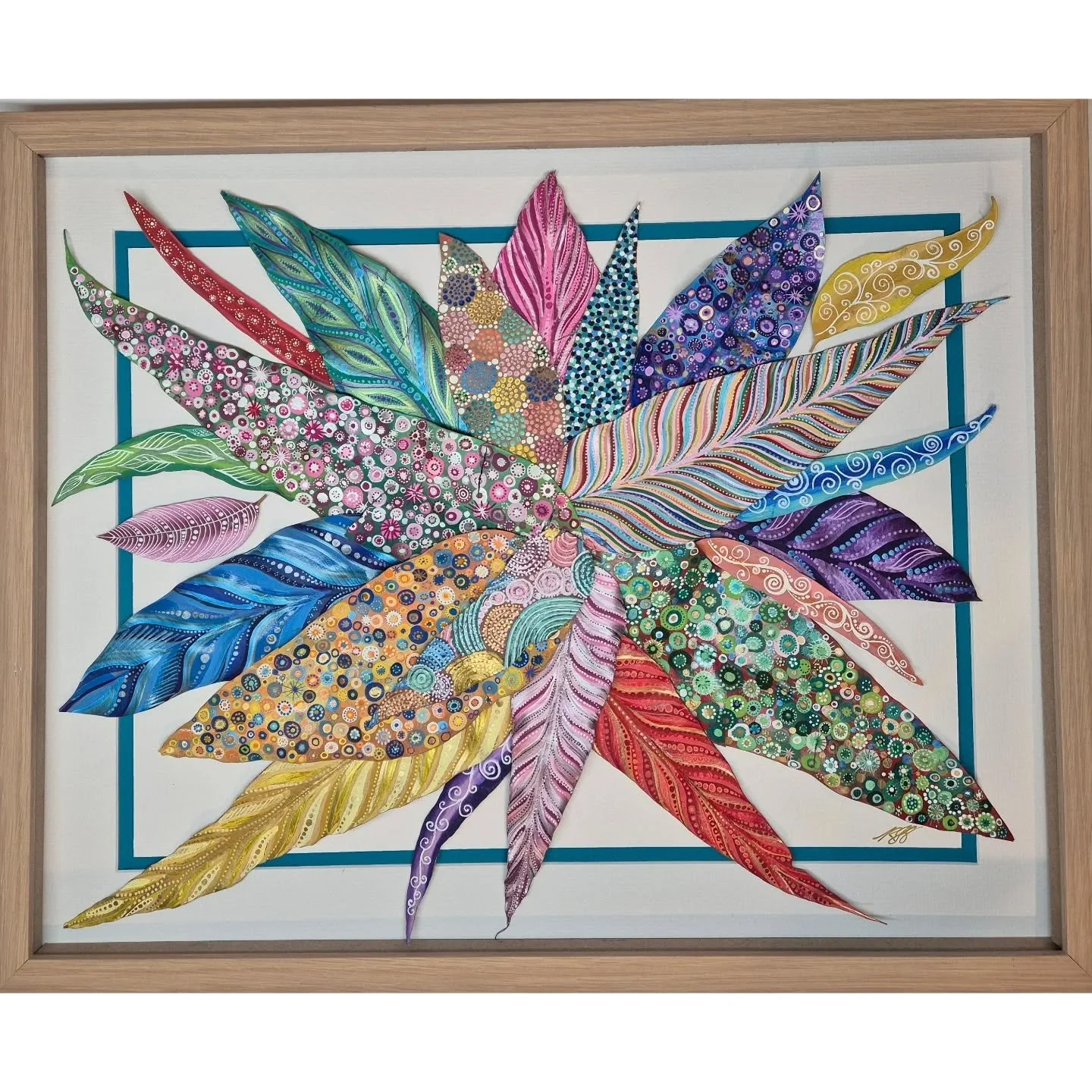 SOLD! 🥰 "Colour Splash" - 22 leaves, each intricate,  and together ... dazzling!! This is my largest piece so far, framed in a 533mm x 433mm timber box frame.  These leaves have endured the harshest of the elements after falling from their