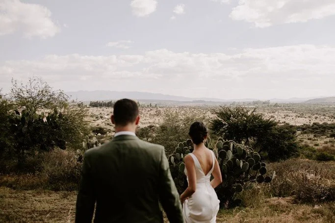 A few favorites by @pierceweddings ❤️

Photography @pierceweddings 
Venue @casaadelamexico 
Makeup artist @team_danipalmakeup.hair 
Floral design @florklorestudio