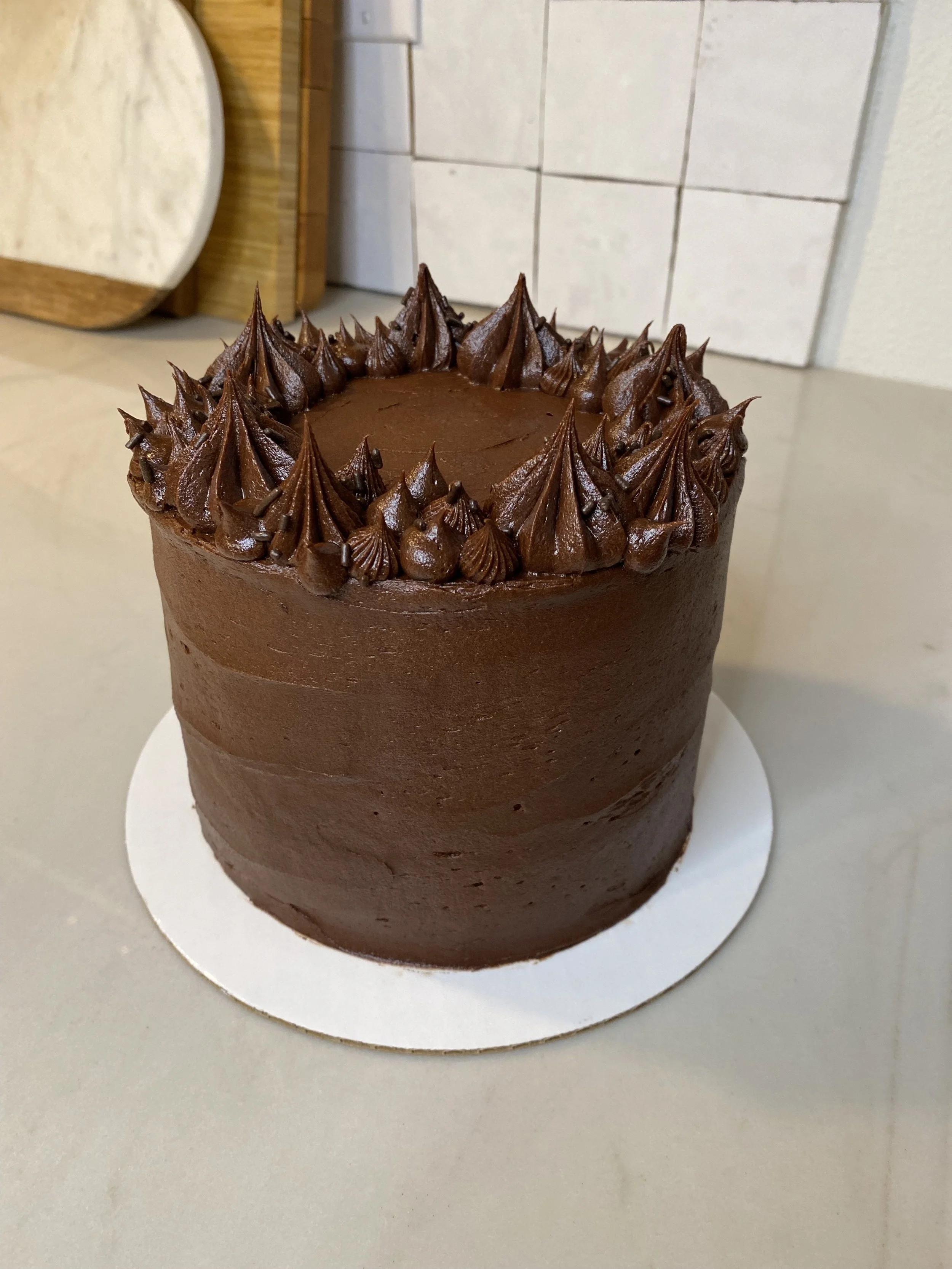 6 Inch or 8 Inch 3-Layor Cake | Serves 8-24 people