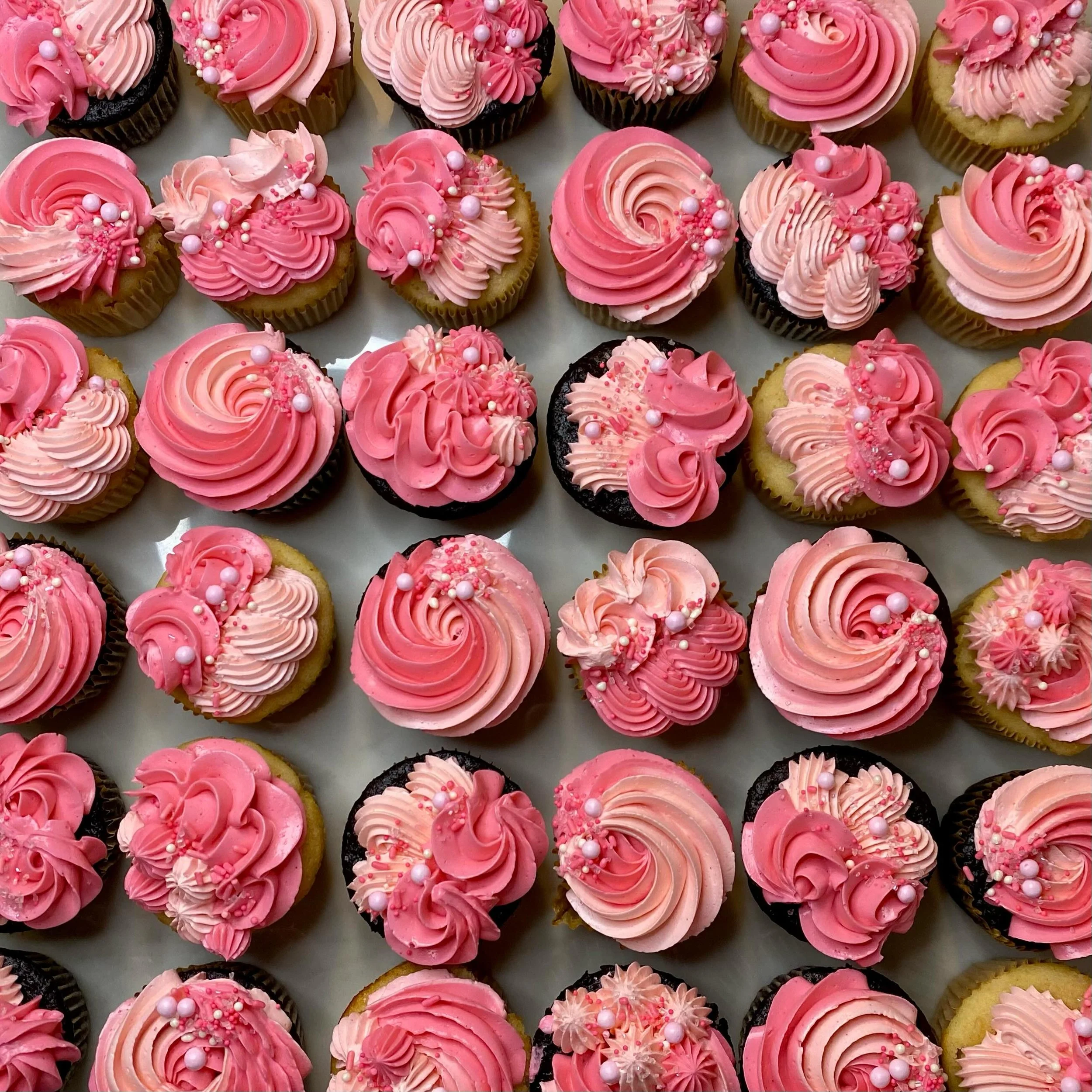 &ldquo;Whoever said orange is the new pink was seriously disturbed!&rdquo; 

A request for some &ldquo;legally blonde pink&rdquo; cupcakes! This mix of pinks and swirls is so fun and eye catching! 
&bull;
&bull;
&bull;
#fromscratch #homebaker #bendor