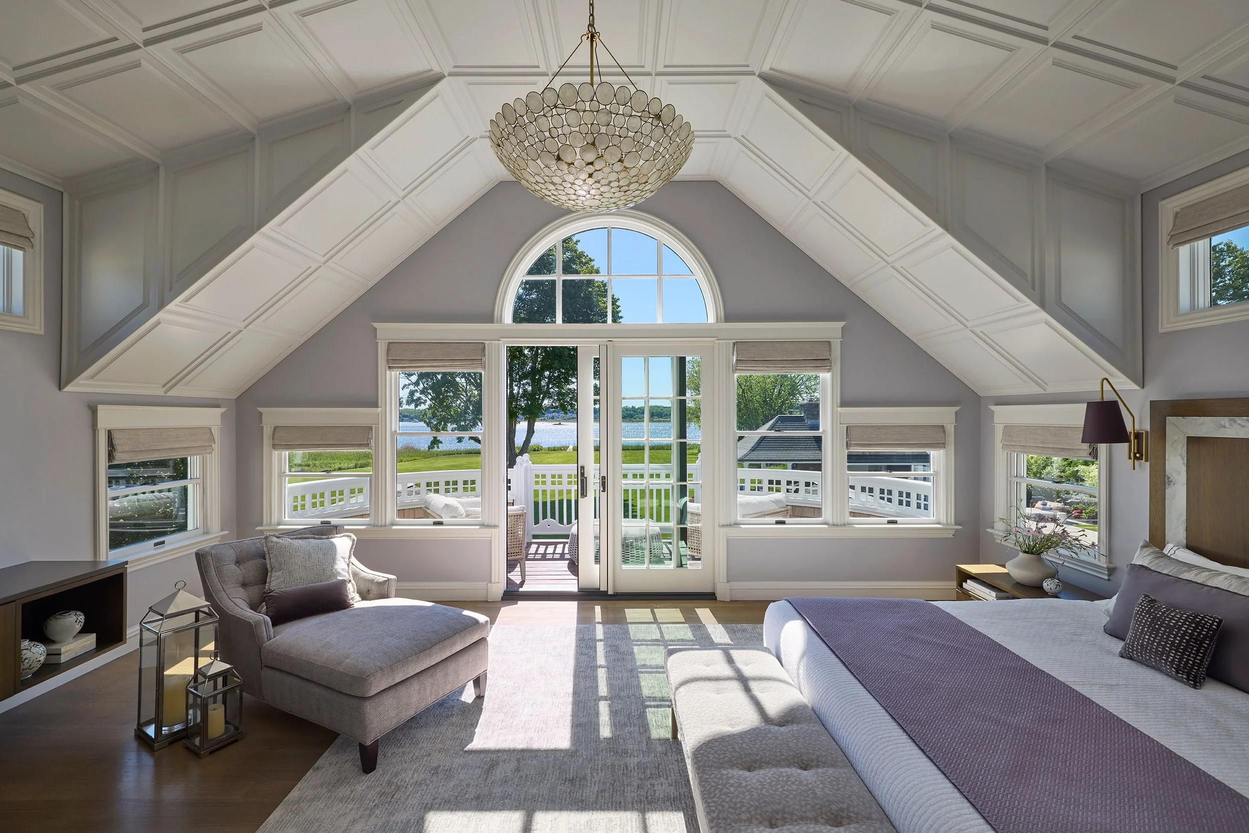 The dreamiest bedroom with a water view? Yes please. 

📸 by @petermurdock_photo