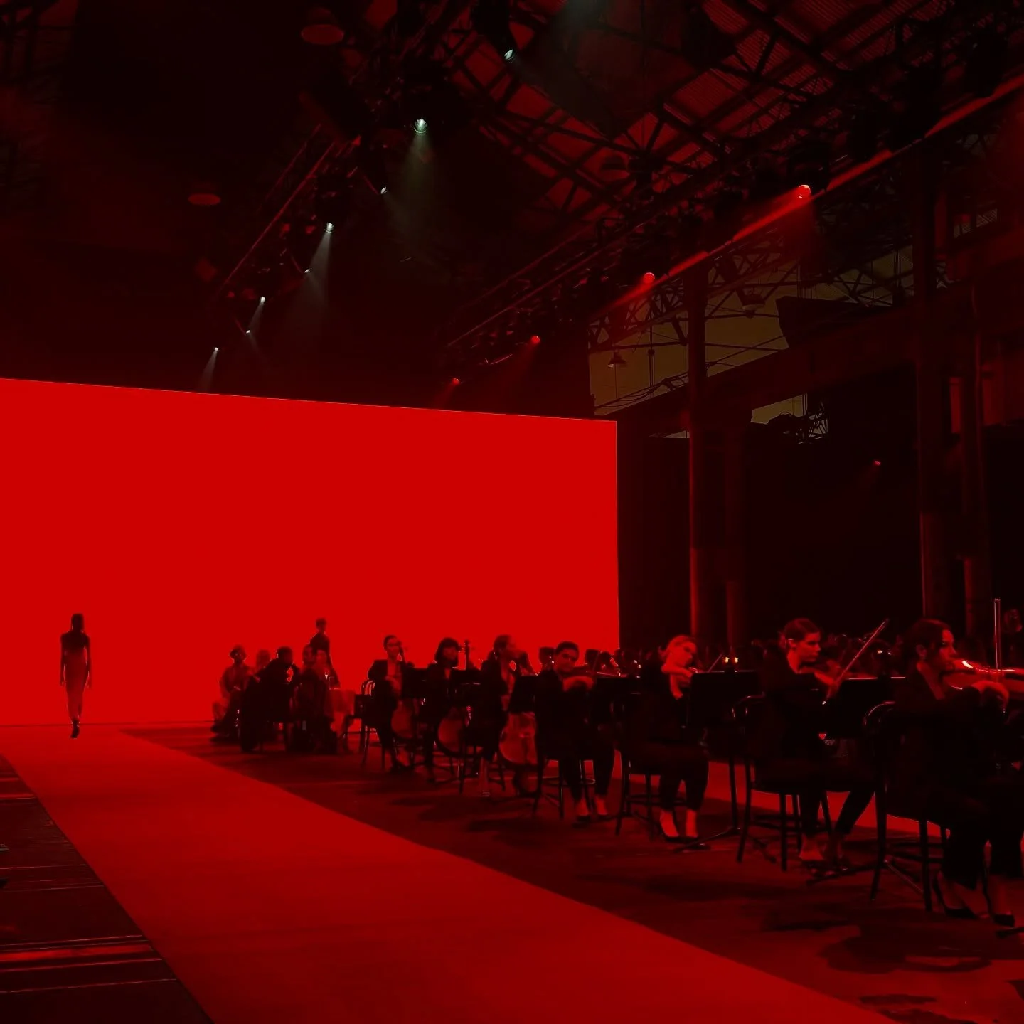 The new age, defined by the quality of your performance.
New micro-article &ldquo;Peas in a pod! (Populism and modern politics)&rdquo; live now.