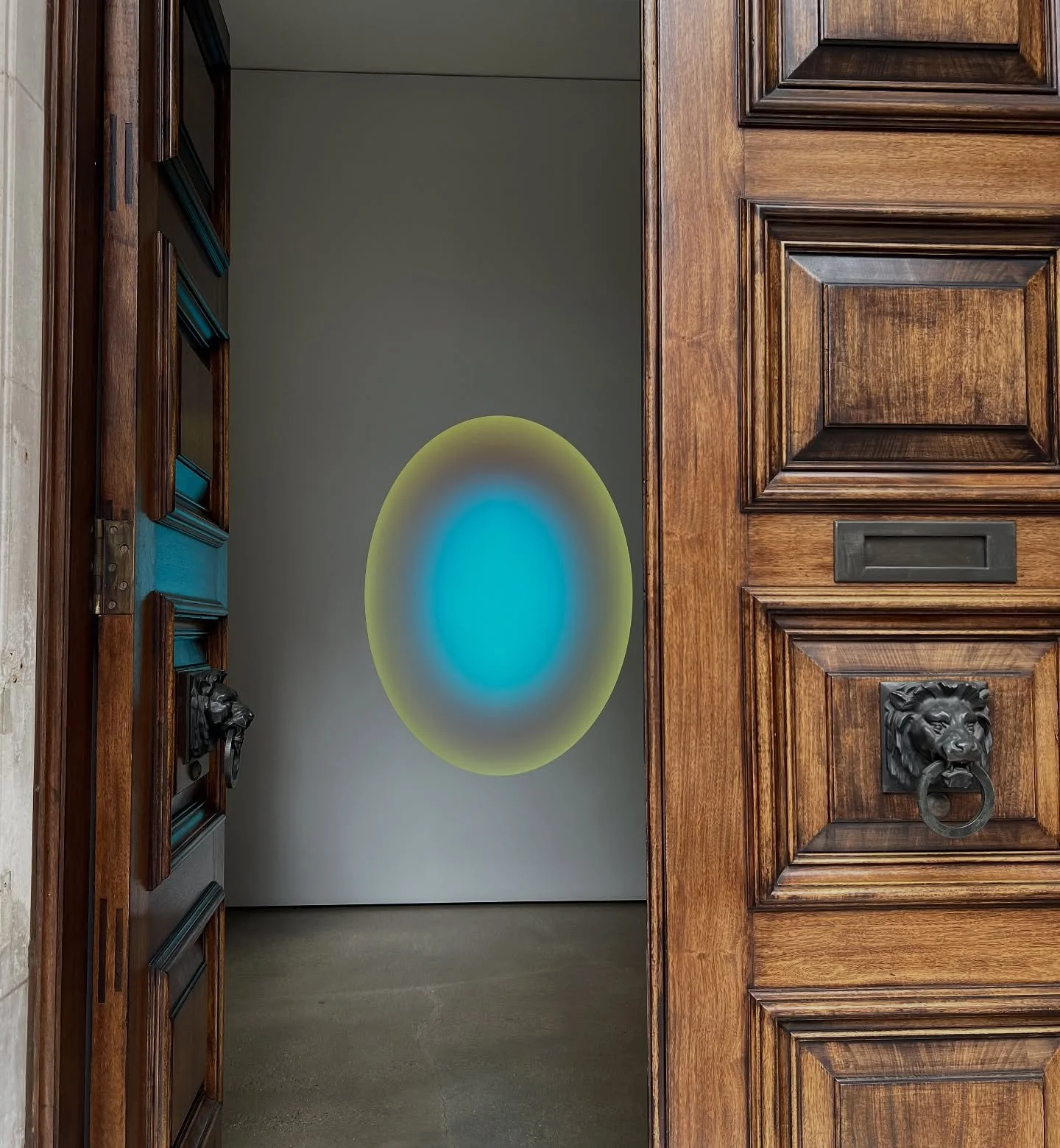 AI continues to remain far away from the zeitgeist. 
New micro-article &ldquo;Both artist and audience are hungry for brutalism&rdquo; live now.