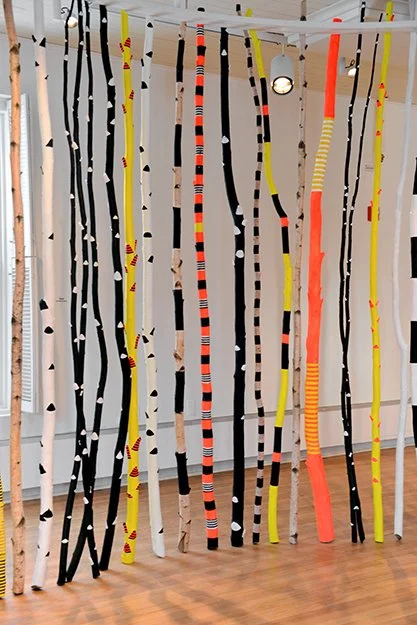  ROUNDABOUT  
 White birch and acrylic paint 
45' X 9' (installation variable) 
2014  
 