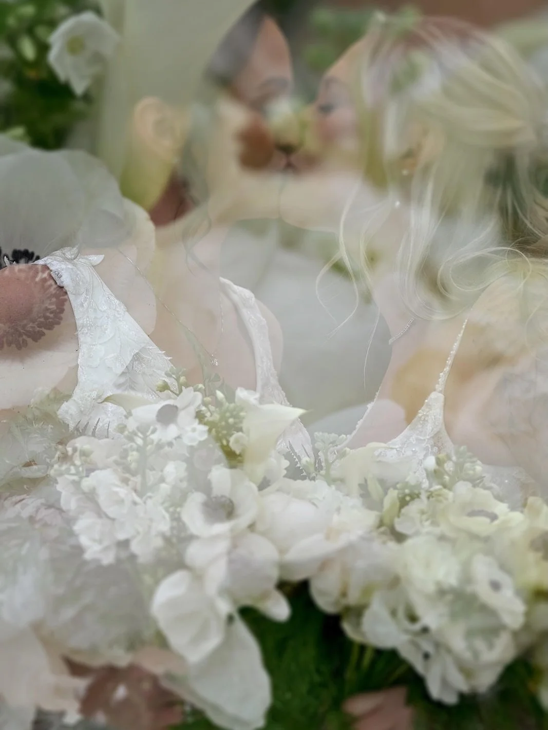 December, forever ❤️&zwj;🔥

This one was so special. A fresh blanket of snow, incredible food, and the energy?&hellip;unrivaled!
We loved every second of S &amp; M&rsquo;s insanely beautiful day. 

Cheers to the Campobasso&rsquo;s!! 🍾
Biiiiiig love