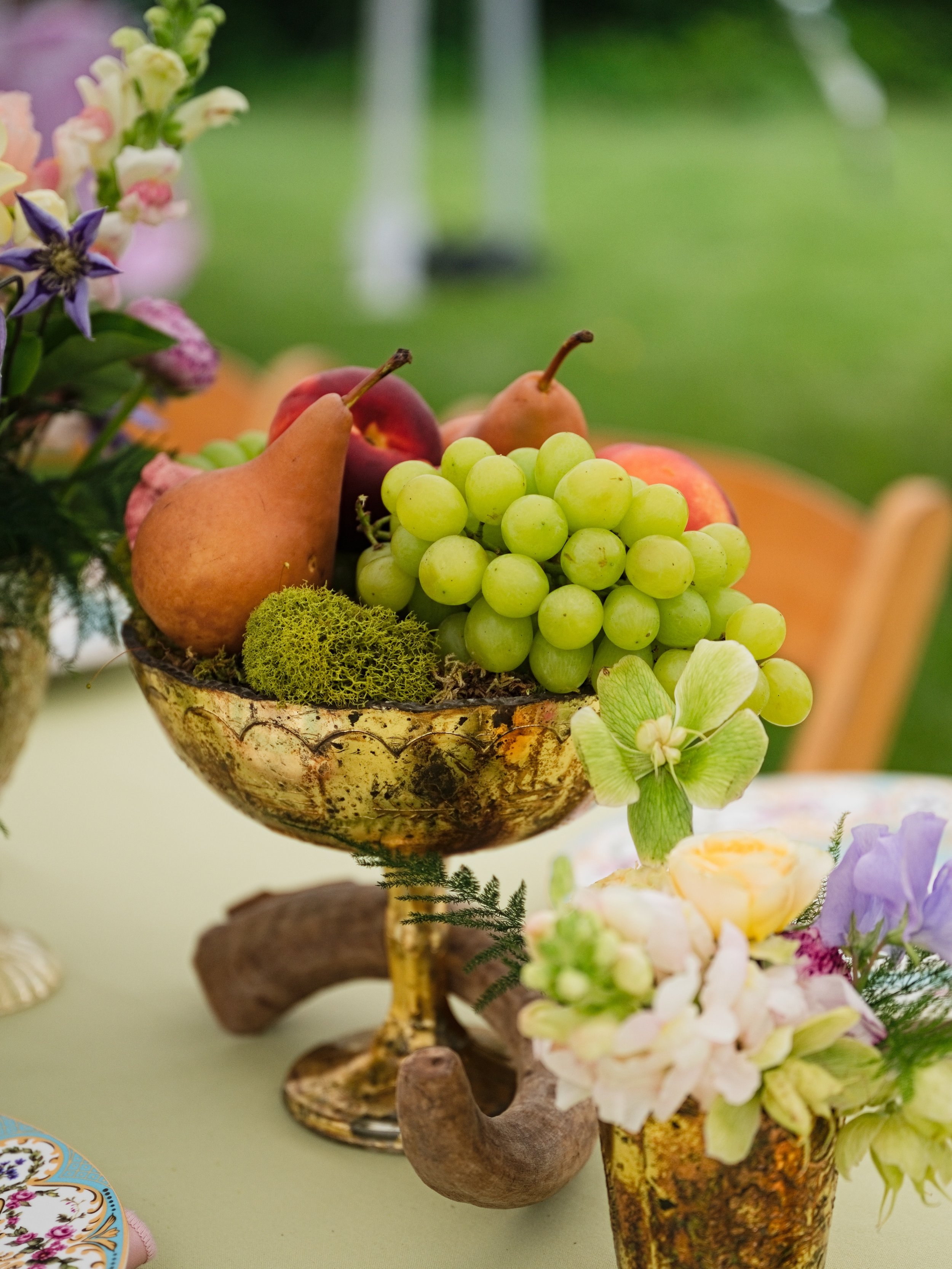 These colors, these details, these people!!
*chef&rsquo;s kiss* to all of it. 

06/06/2026 - you were SO fun ❤️&zwj;🔥

#maineweddingplanner #portlandmaineweddingplanner #maineweddings #realmaineweddings #harpswellmaine 

Venue: @theharpswellinn 
Pho