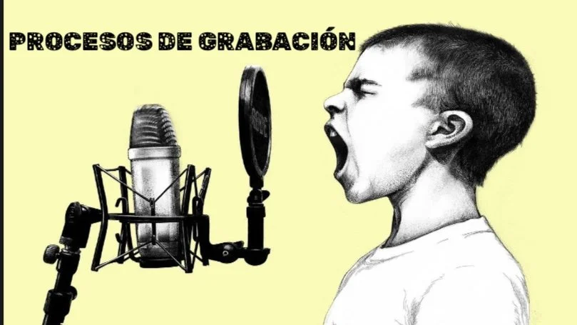 Dibujo en blanco y negro de un niño gritando frente a un micrófono en un fondo amarillo y el texto "Procesos de grabación" en la parte superior izquierda.