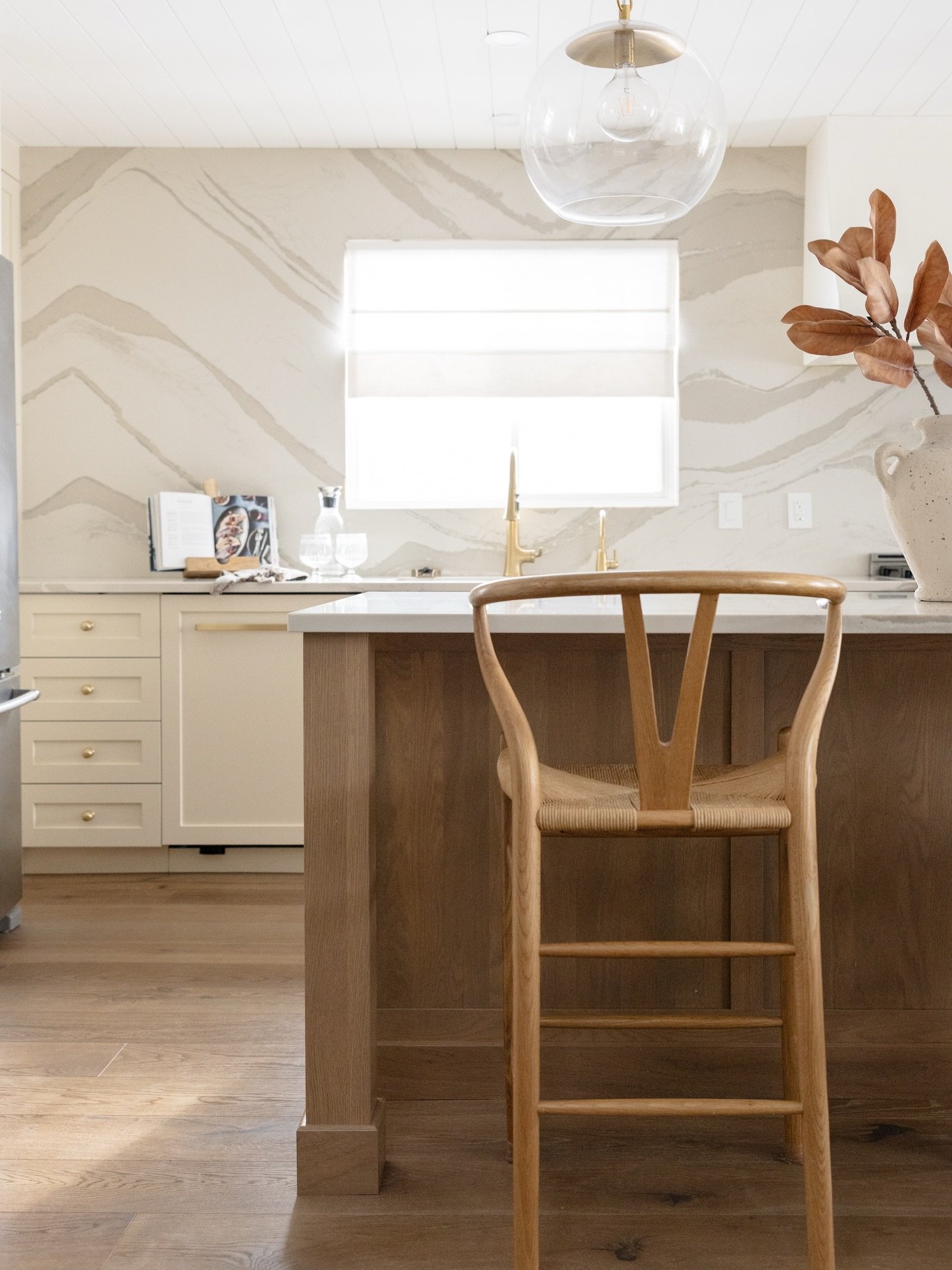 Project Little &amp; Light ✨

Living up to its name in every sense. Sun-drenched corners, warm wood tones, and a palette that feels like a breath of fresh air. 

Stay tuned as we share more from this serene transformation! 

#ProjectLittleAndLight #O