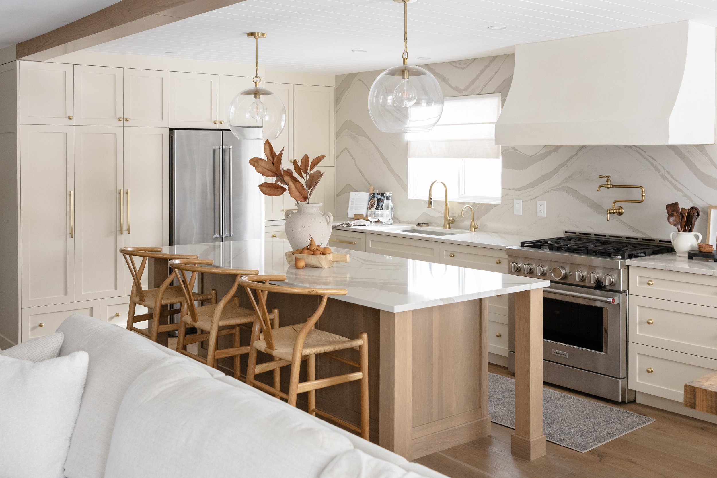 modern timeless kitchen burlington.jpg
