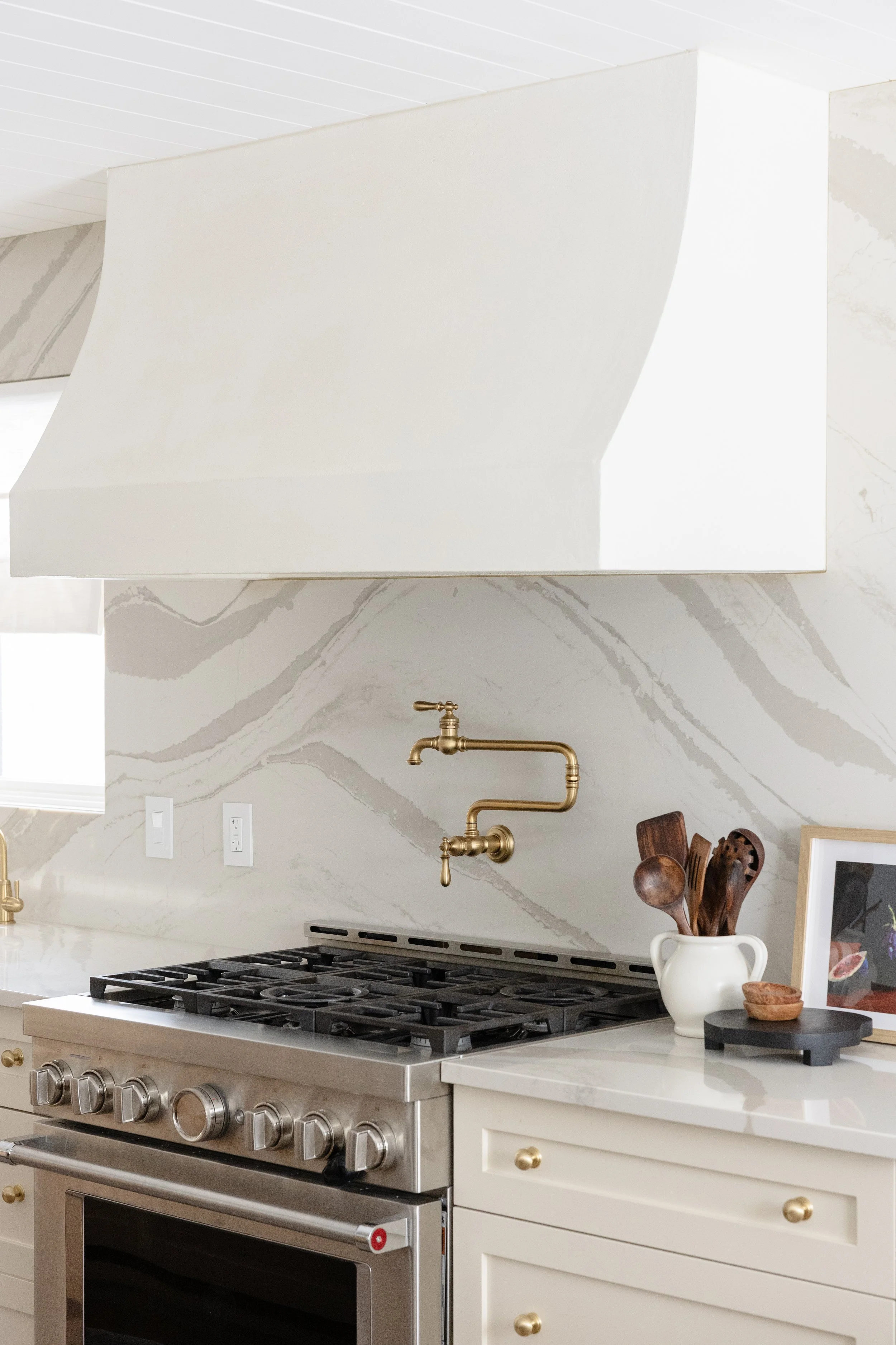 Modern Organic Kitchen Design in Burlington, ON.jpg