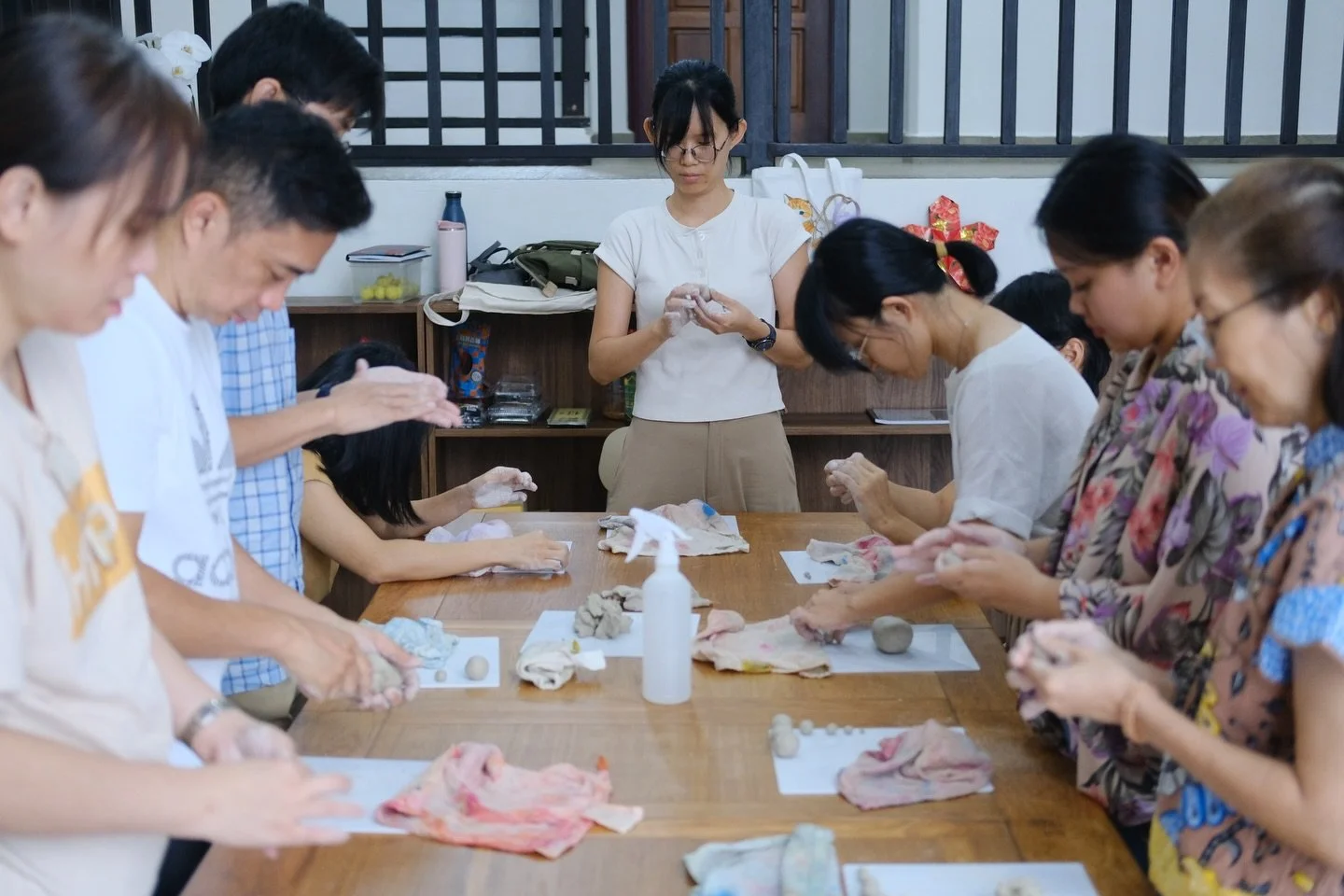 Some snapshots from our clay work before yesterday&rsquo;s teacher faculty meeting.

Shaping a sequence of growing spheres may seem like a task too simple. Yet once the hands begin their work, one realises that it is in fact a quiet schooling of mora