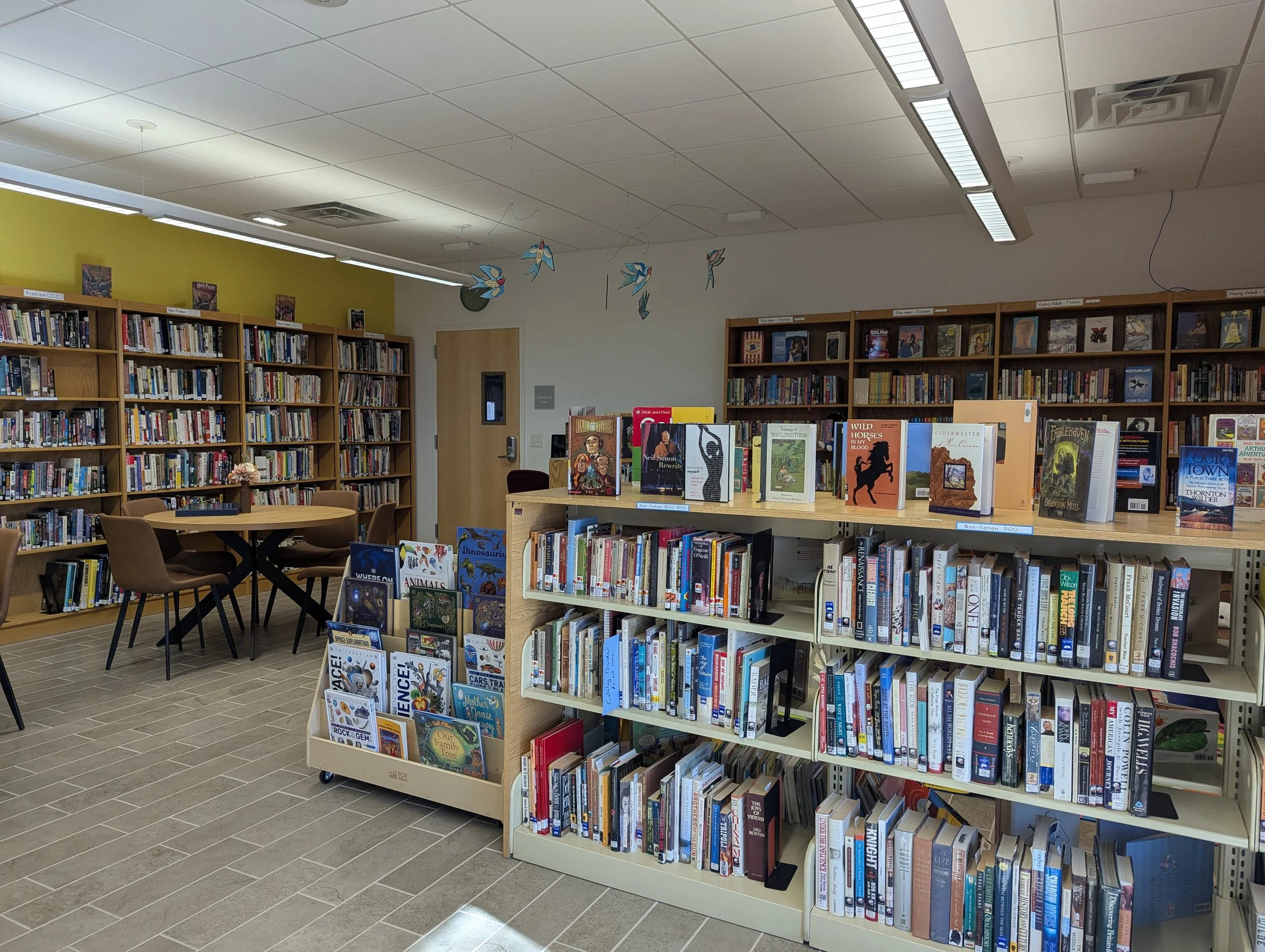 Bookshelves and reading tables in La Cienega Valley Library