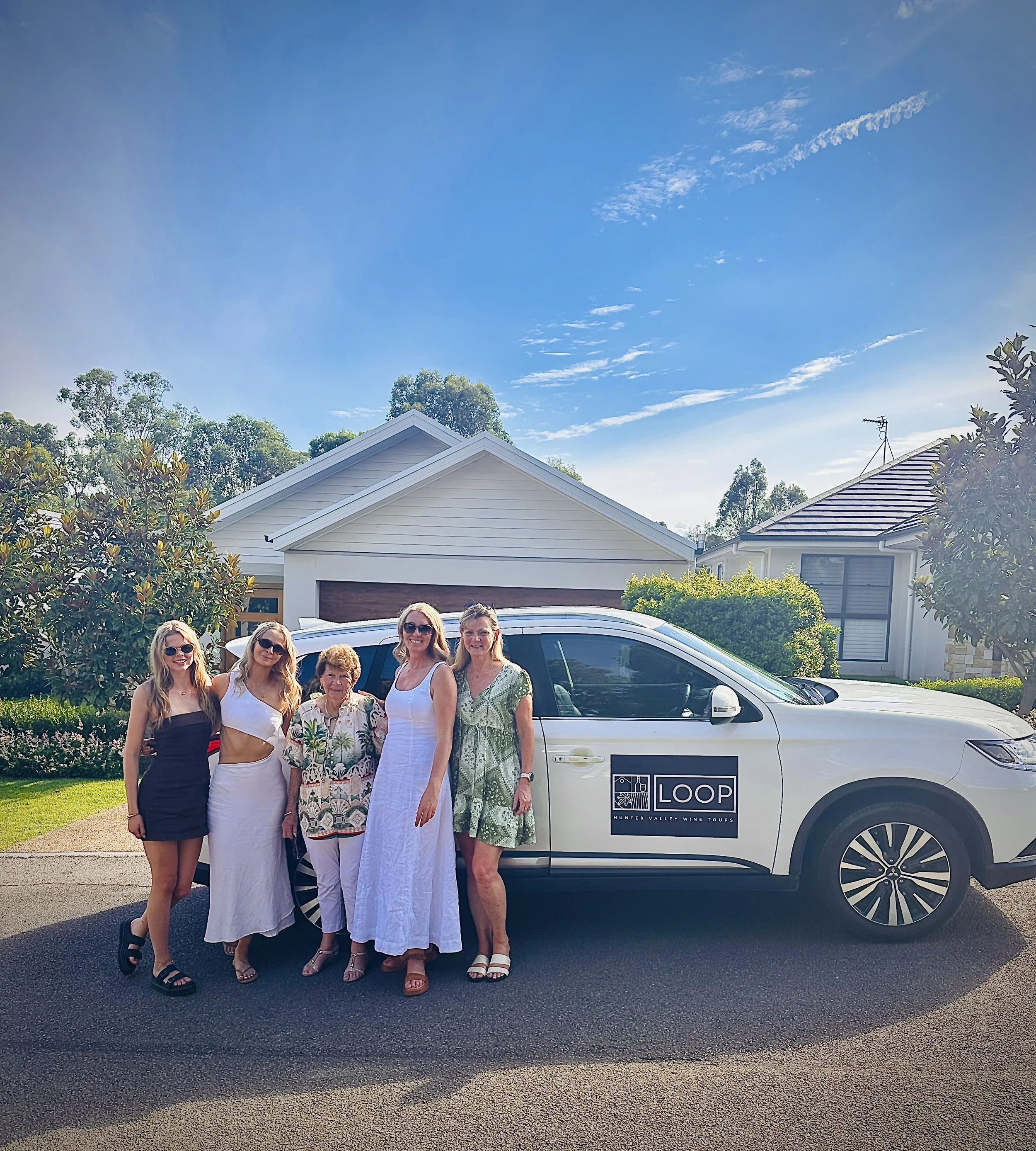 GIRLS WINE TOUR WITH LOOP TOURS