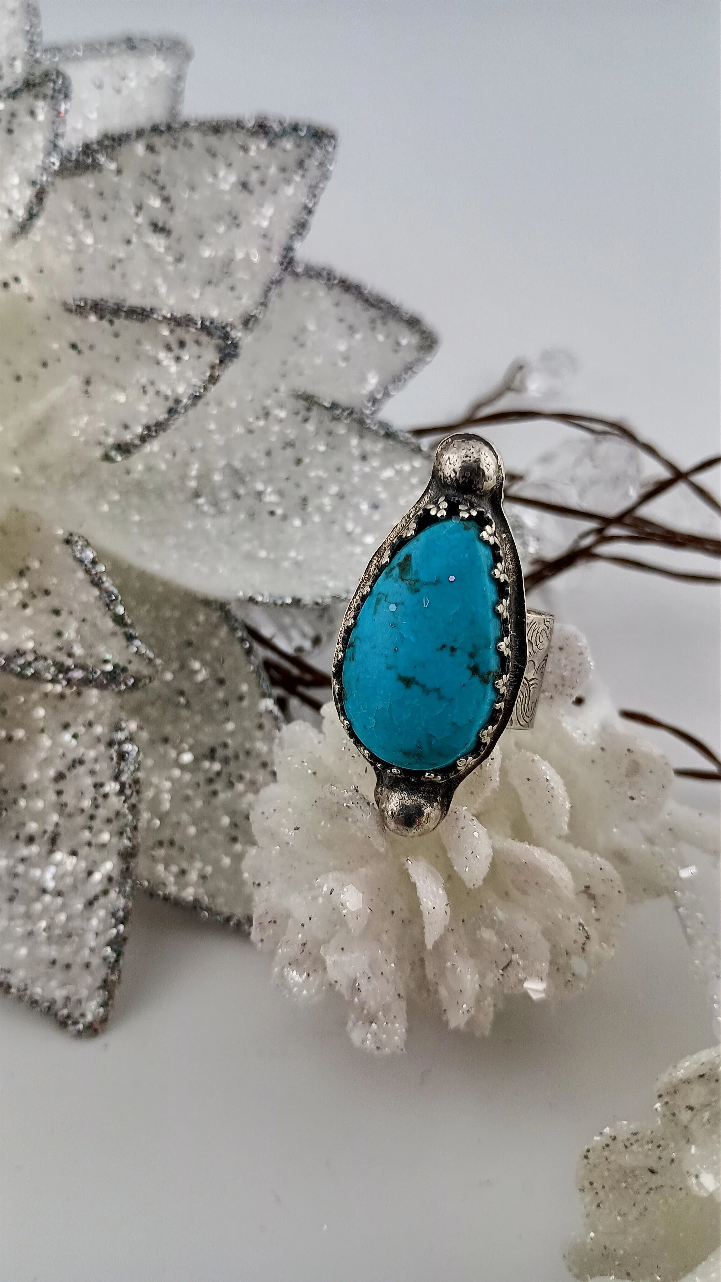 SGSR5 White pinecone and poinsettia.JPG