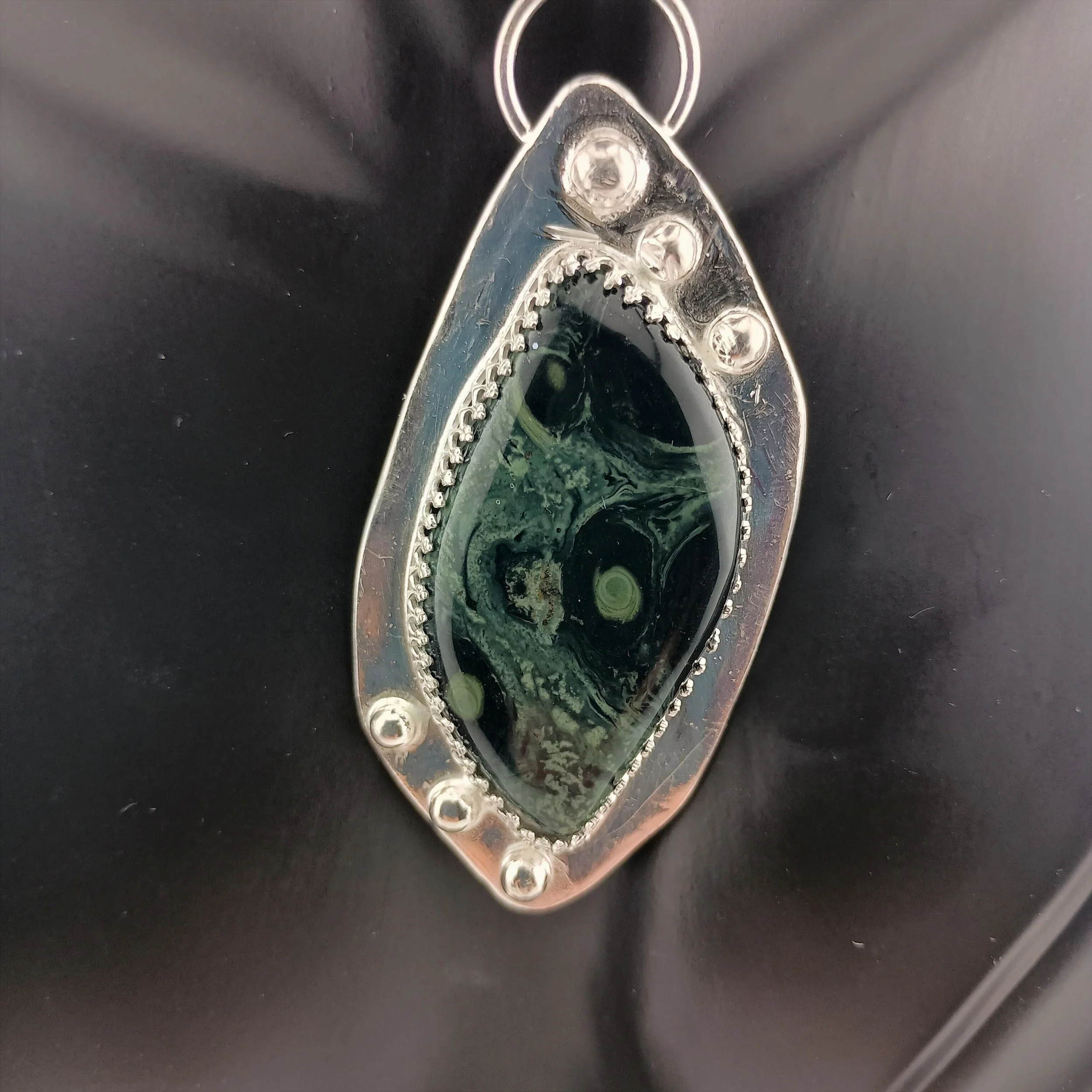 Kambaba Necklace Black Bust close up.JPG