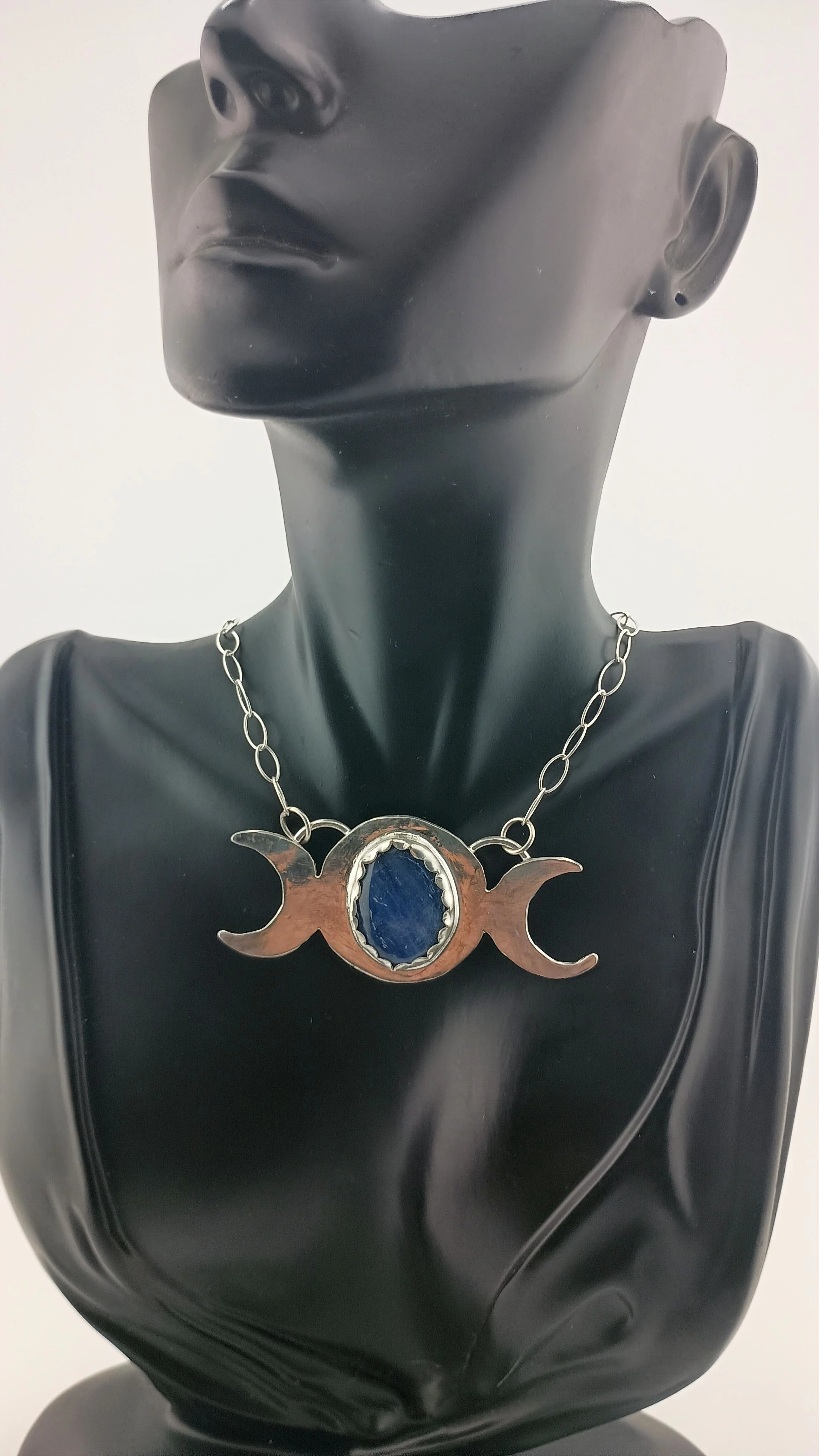 Kyanite trip-le moon black bust.JPG