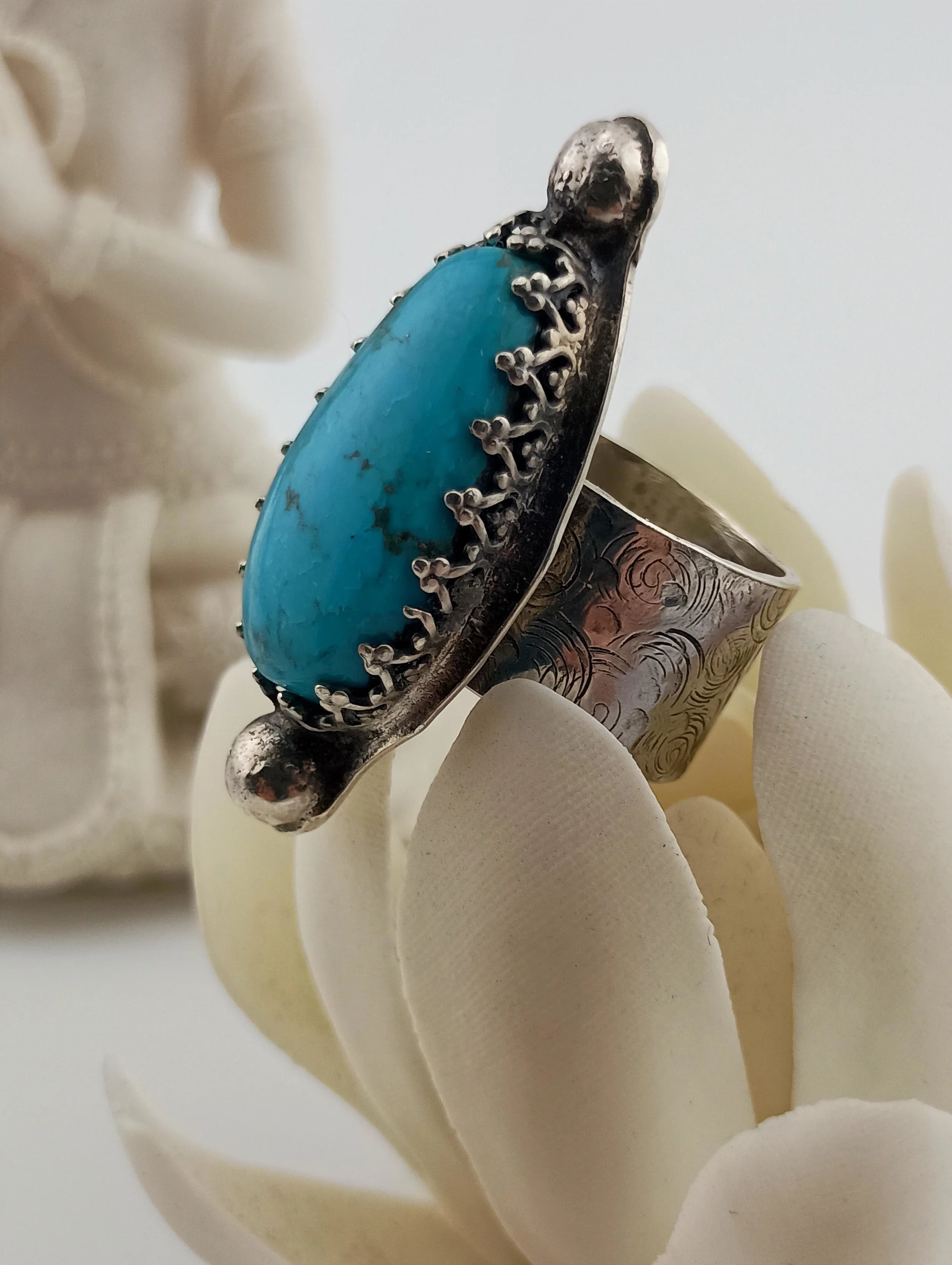 SGSR5 White lotus Buddha side view 2.JPG