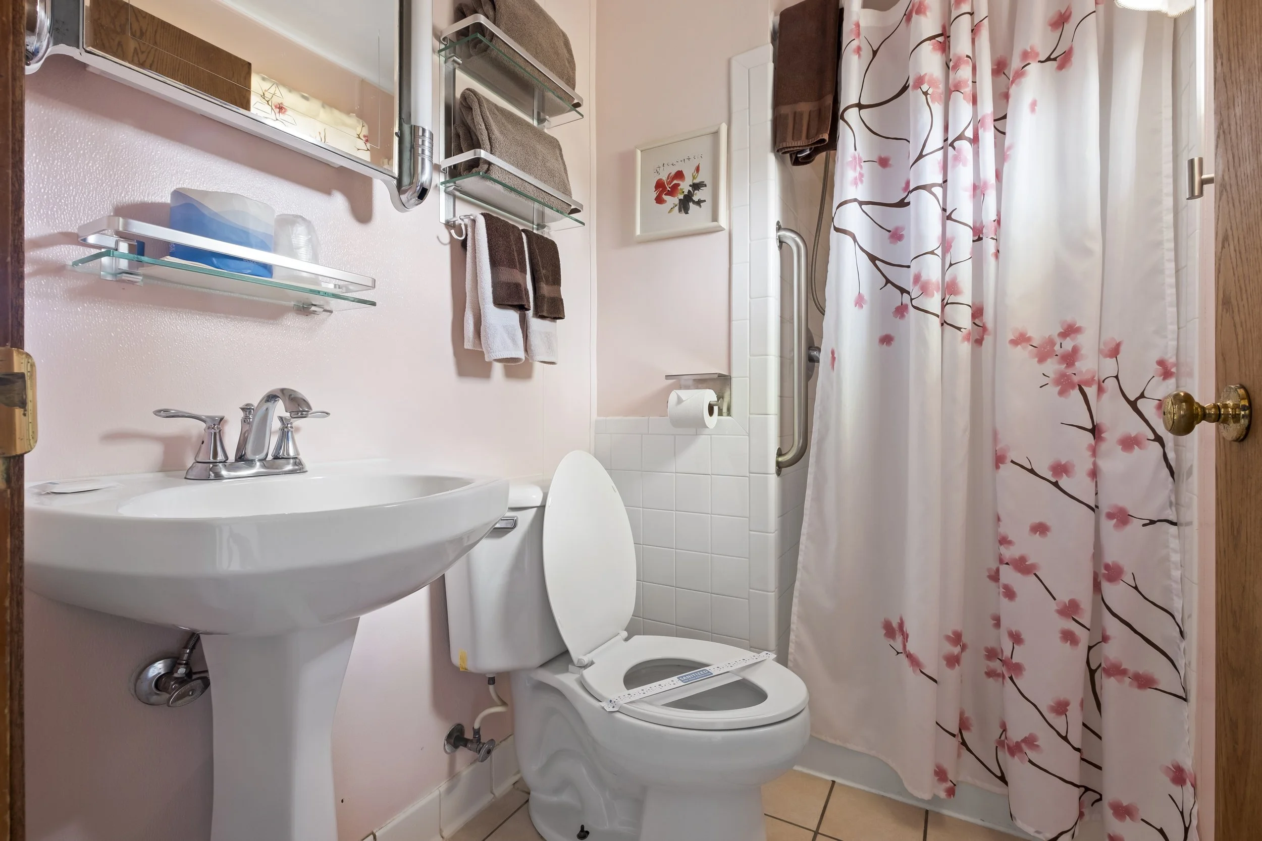 #4 Bath.JPG